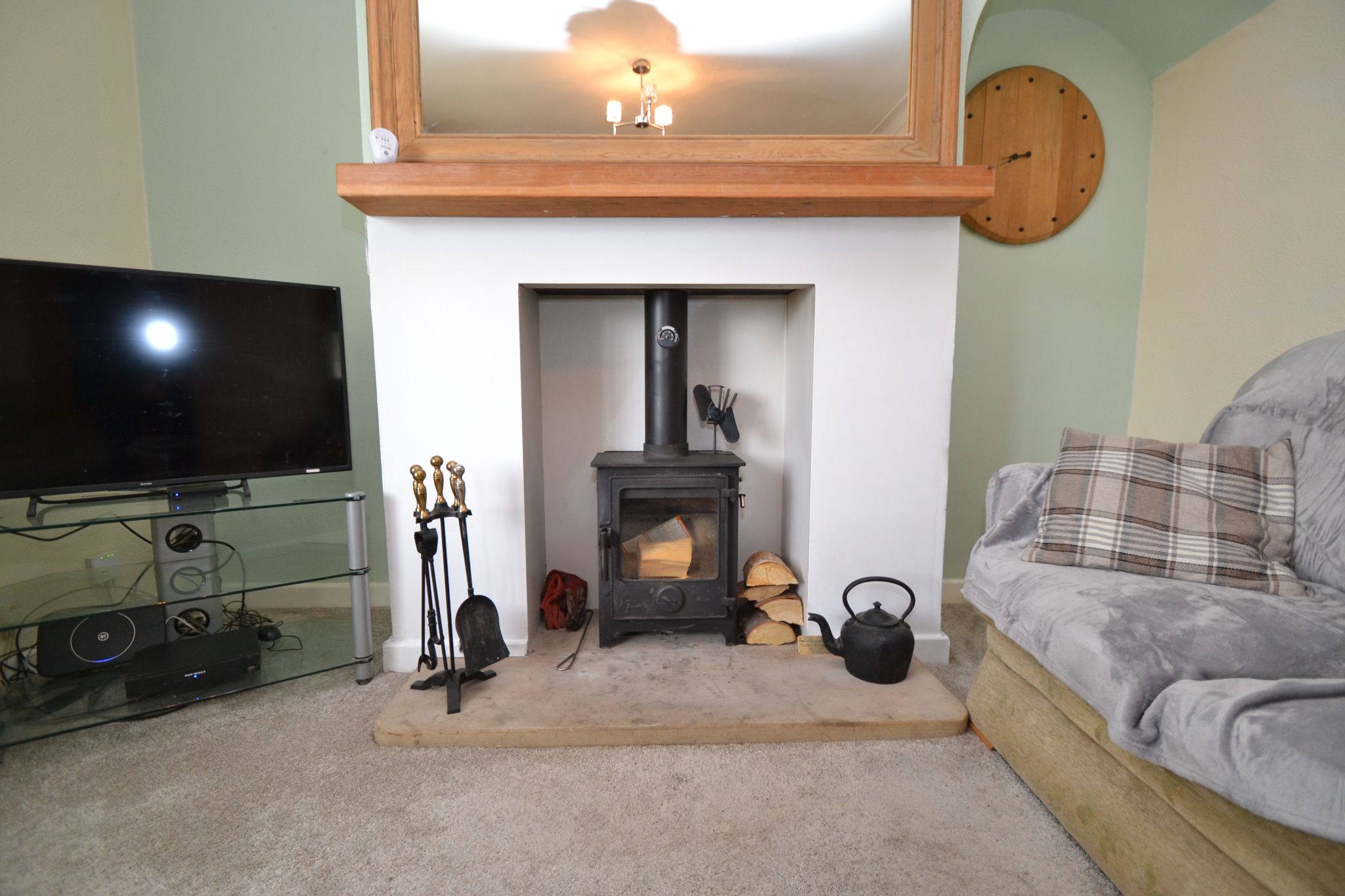 2 Bed Semi-detached Bungalow For Sale - Photograph 4
