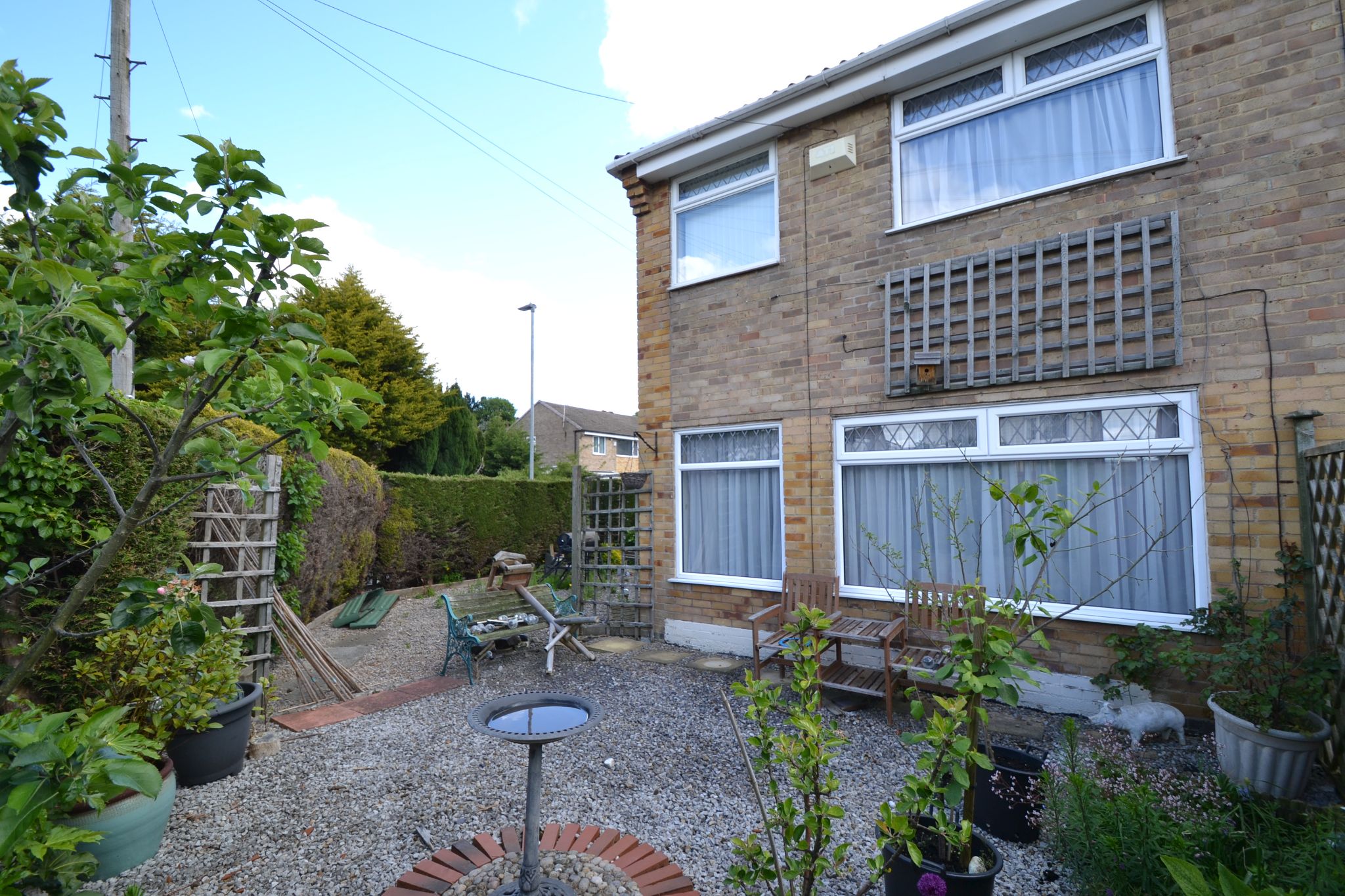 3 Bed Semi-detached House For Sale - Photograph 1