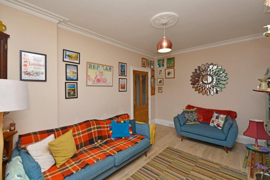 3 Bed End Terraced House For Sale - Photograph 4