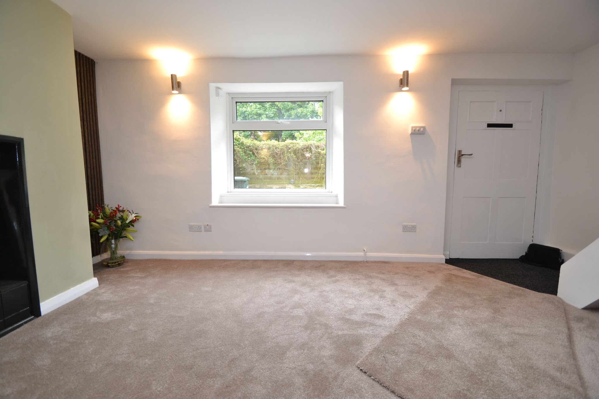 1 Bed Maisonette Flat/apartment For Sale - Photograph 4