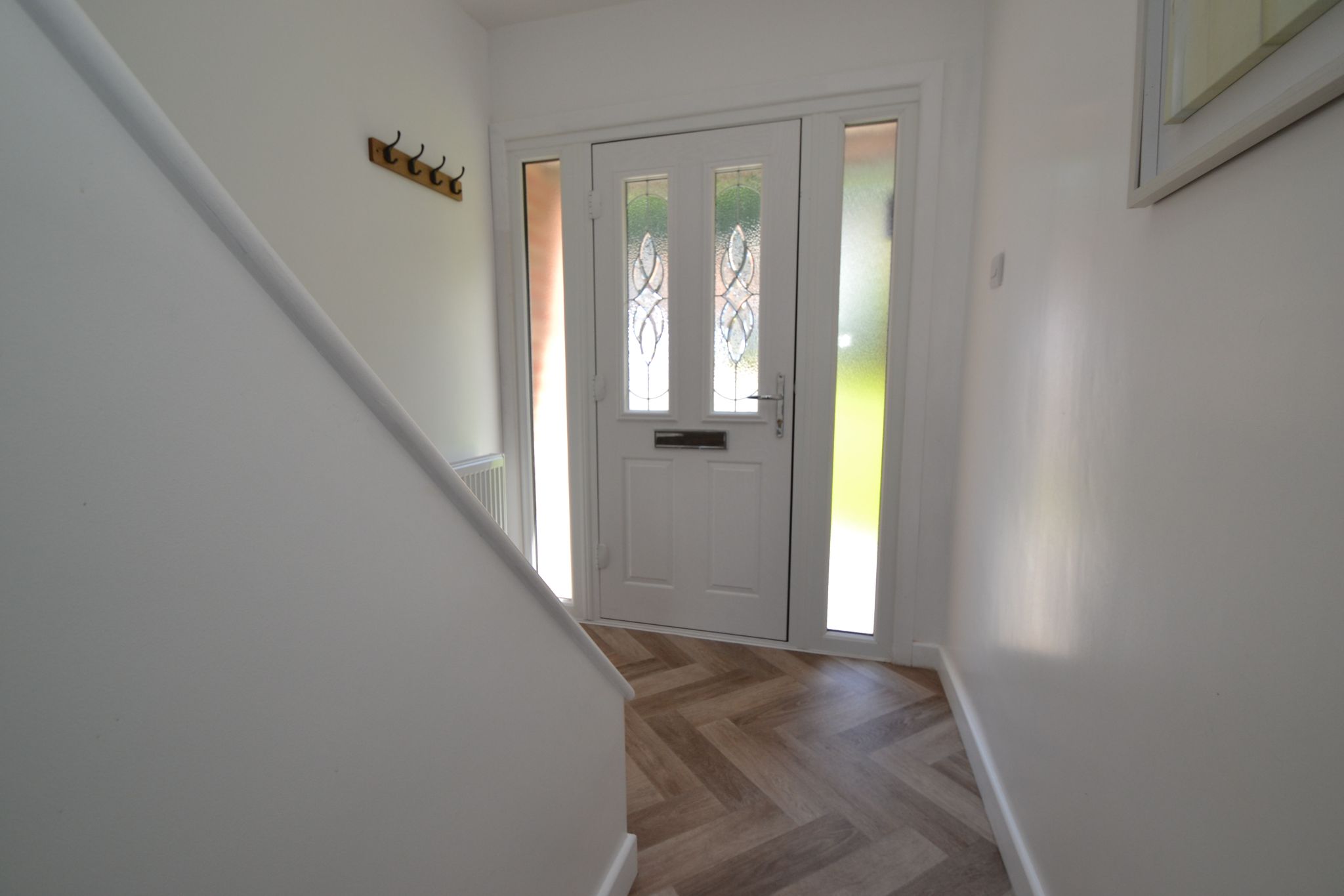 3 Bed Semi-detached House For Sale - Photograph 3