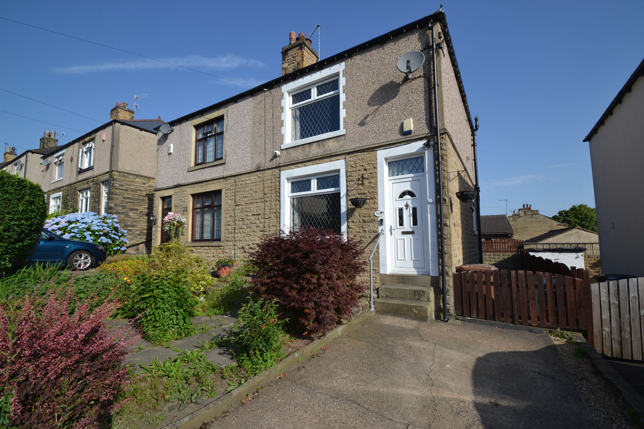 2 Bed Semi-detached House For Sale - Photograph 1