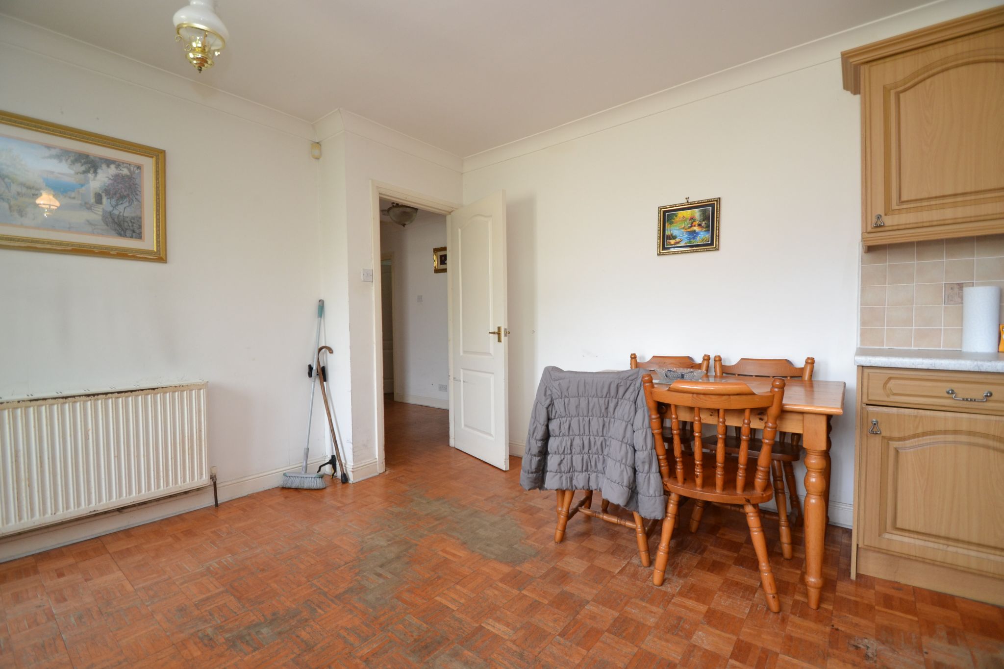 3 Bed Detached Bungalow For Sale - Photograph 4