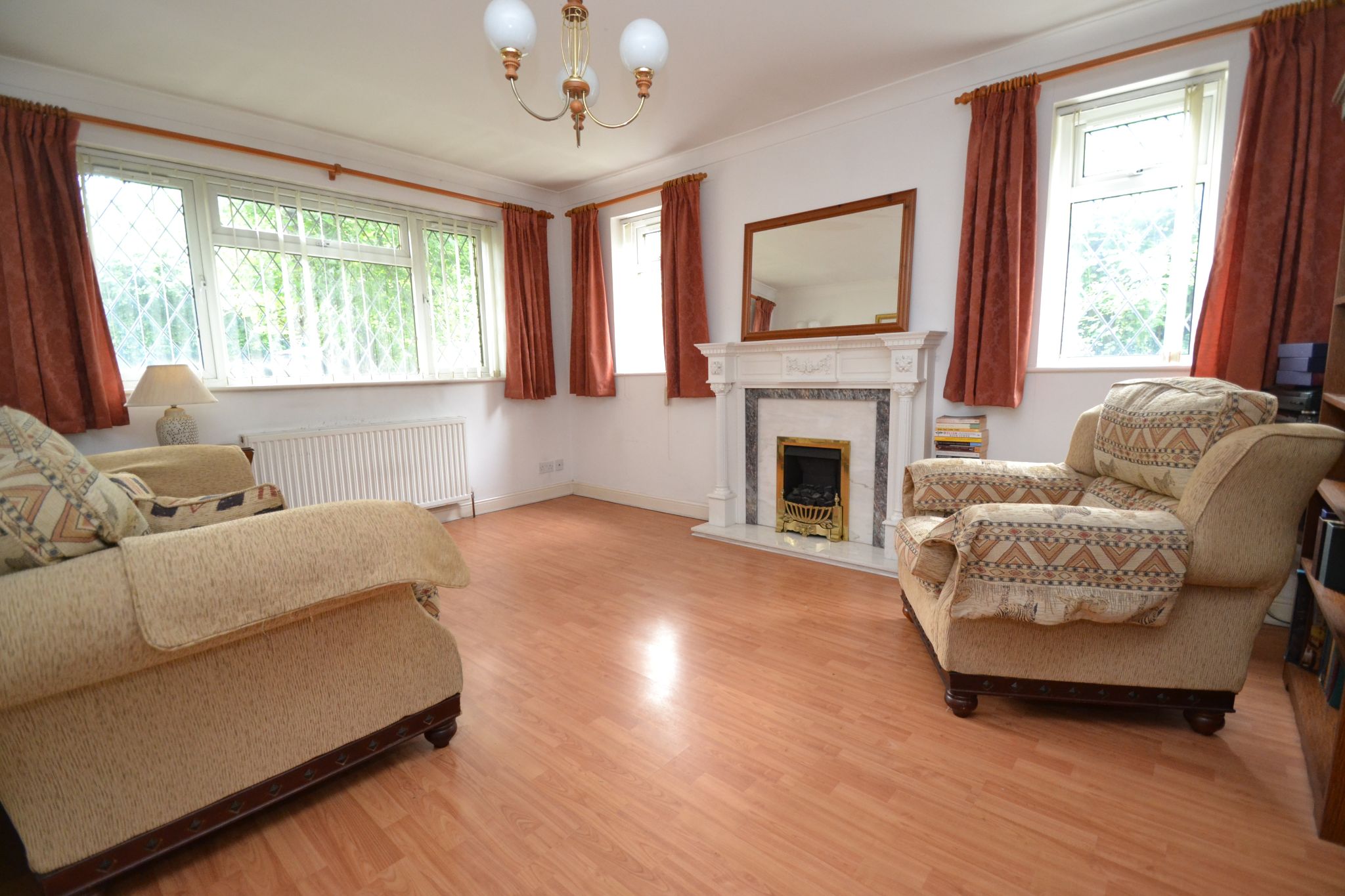 3 Bed Detached Bungalow For Sale - Photograph 2
