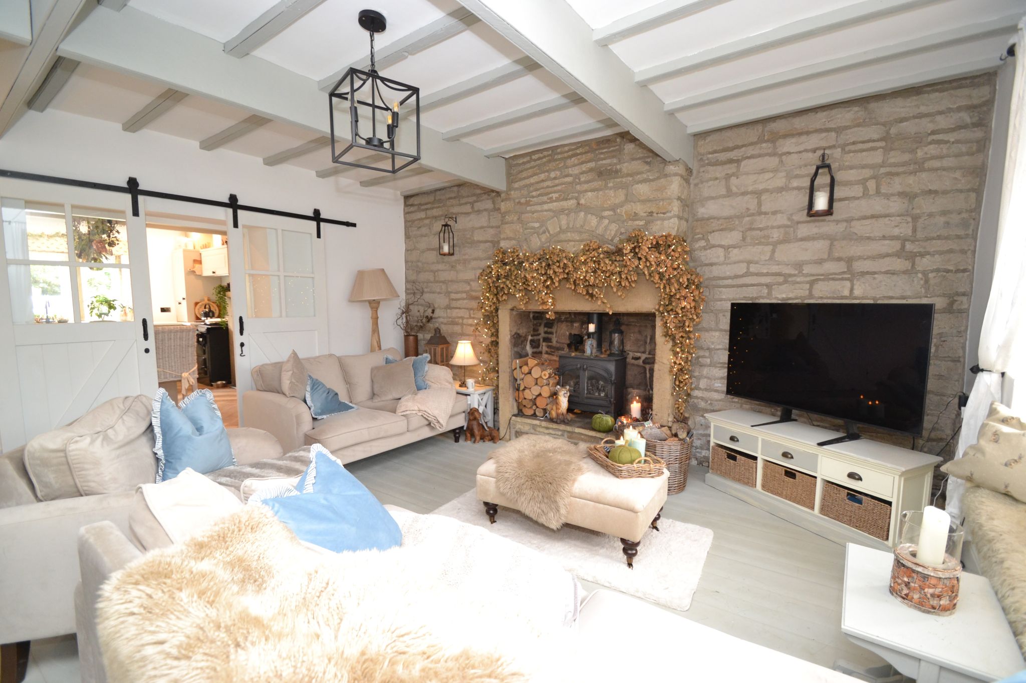 2 Bed Cottage House For Sale - Photograph 4