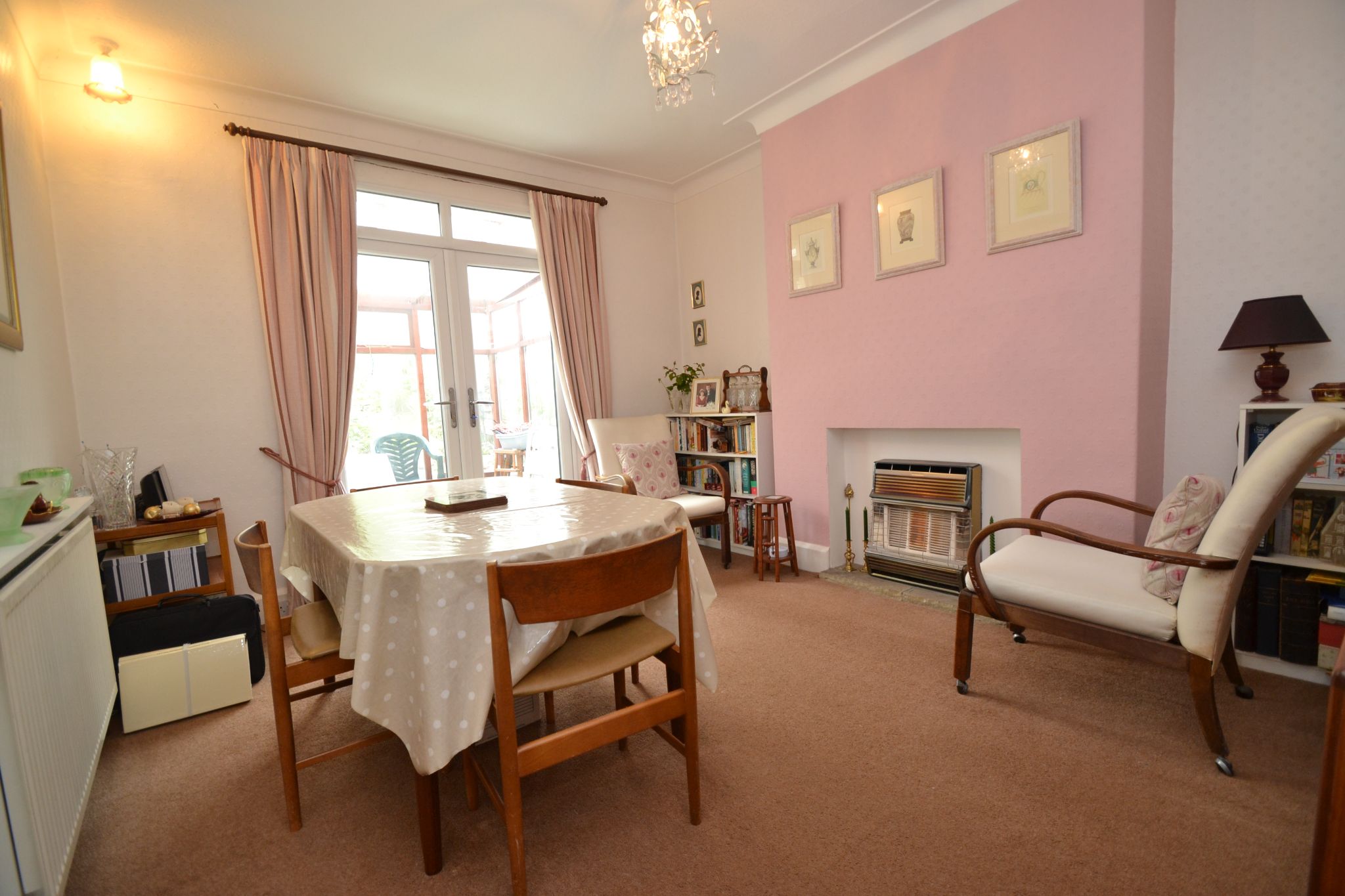 3 Bed Semi-detached House For Sale - Photograph 4