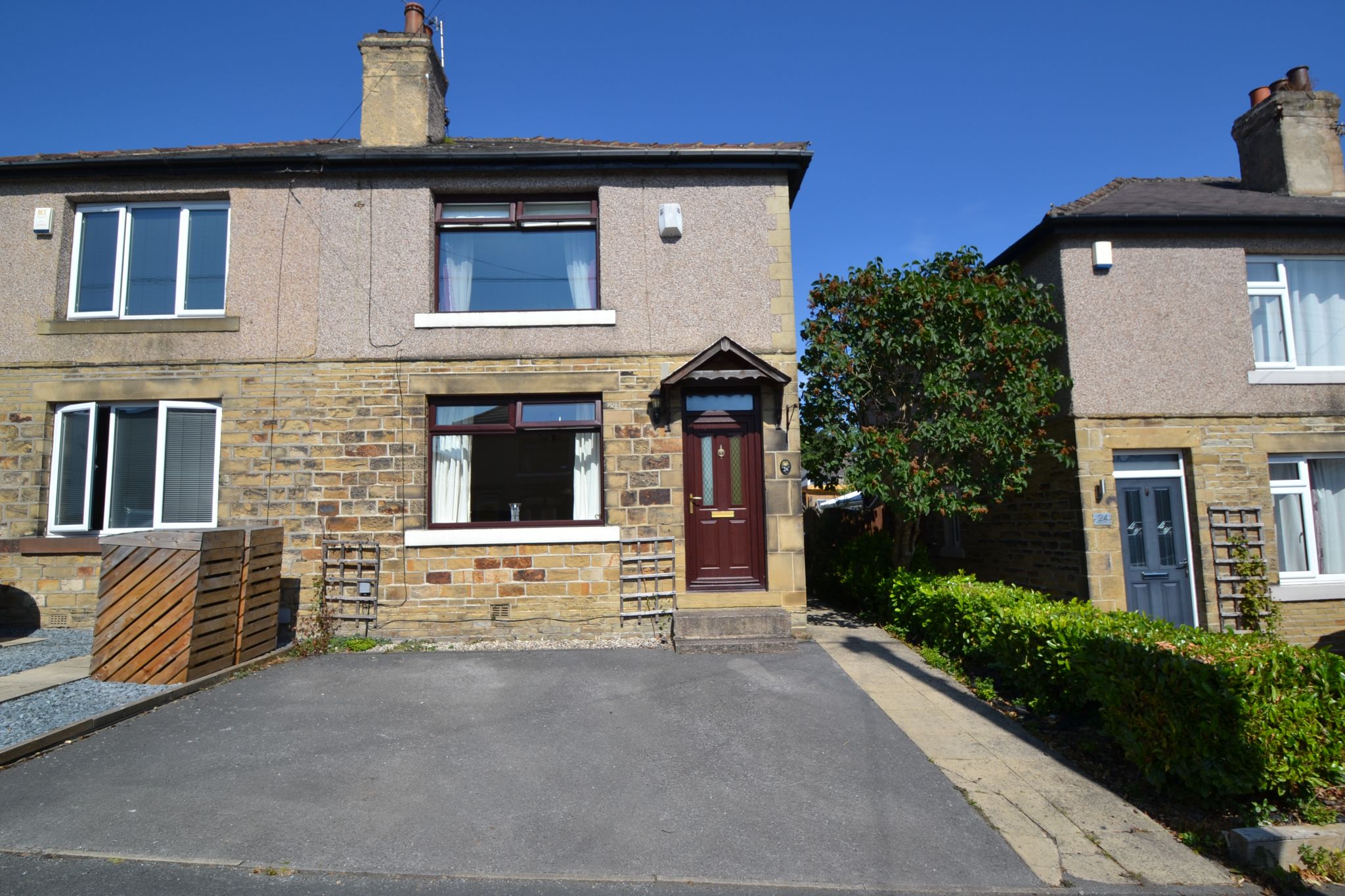 2 Bed Semi-detached House For Sale - Photograph 1