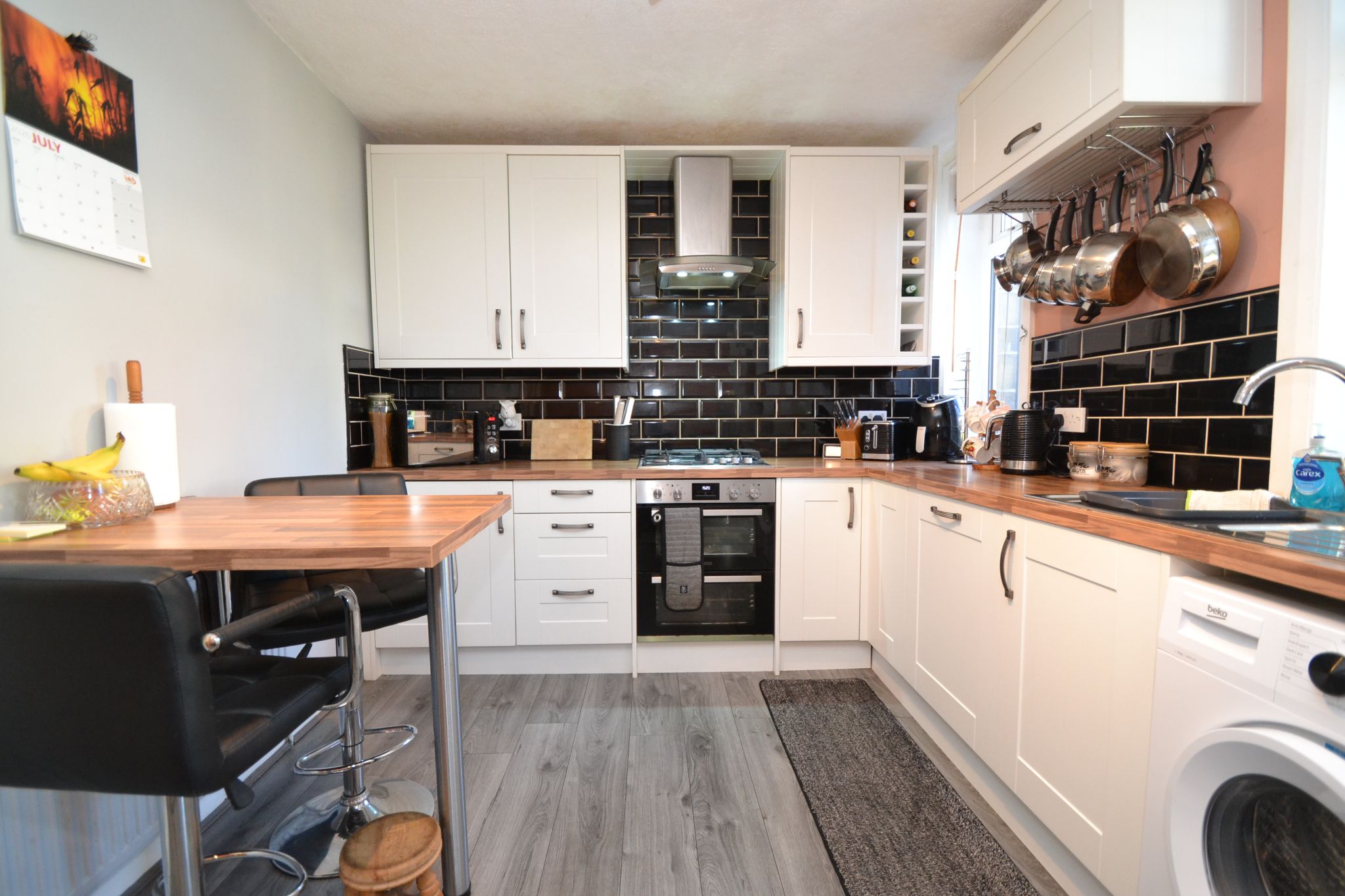 2 Bed Semi-detached House For Sale - Photograph 4