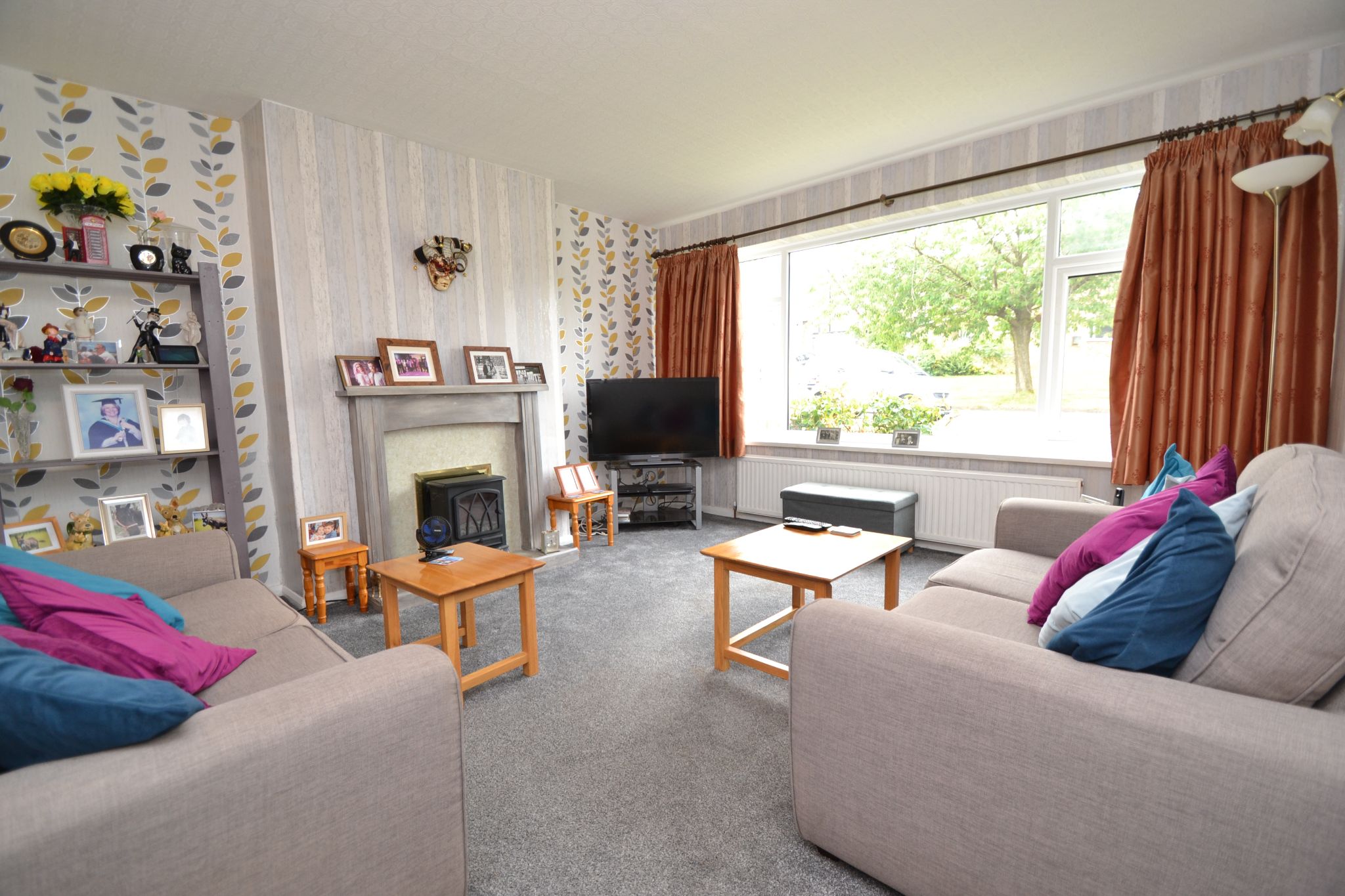 2 Bed Semi-detached House For Sale - Photograph 2