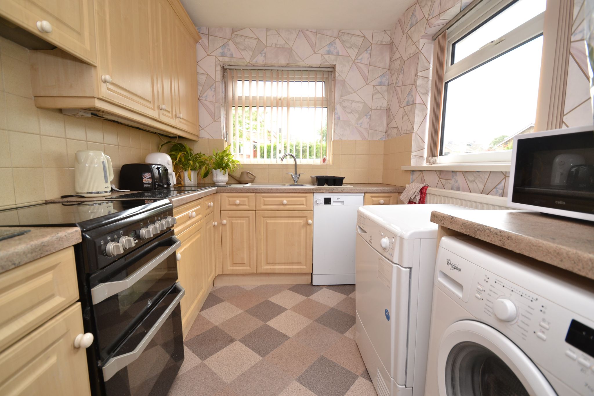 2 Bed Semi-detached House For Sale - Photograph 4