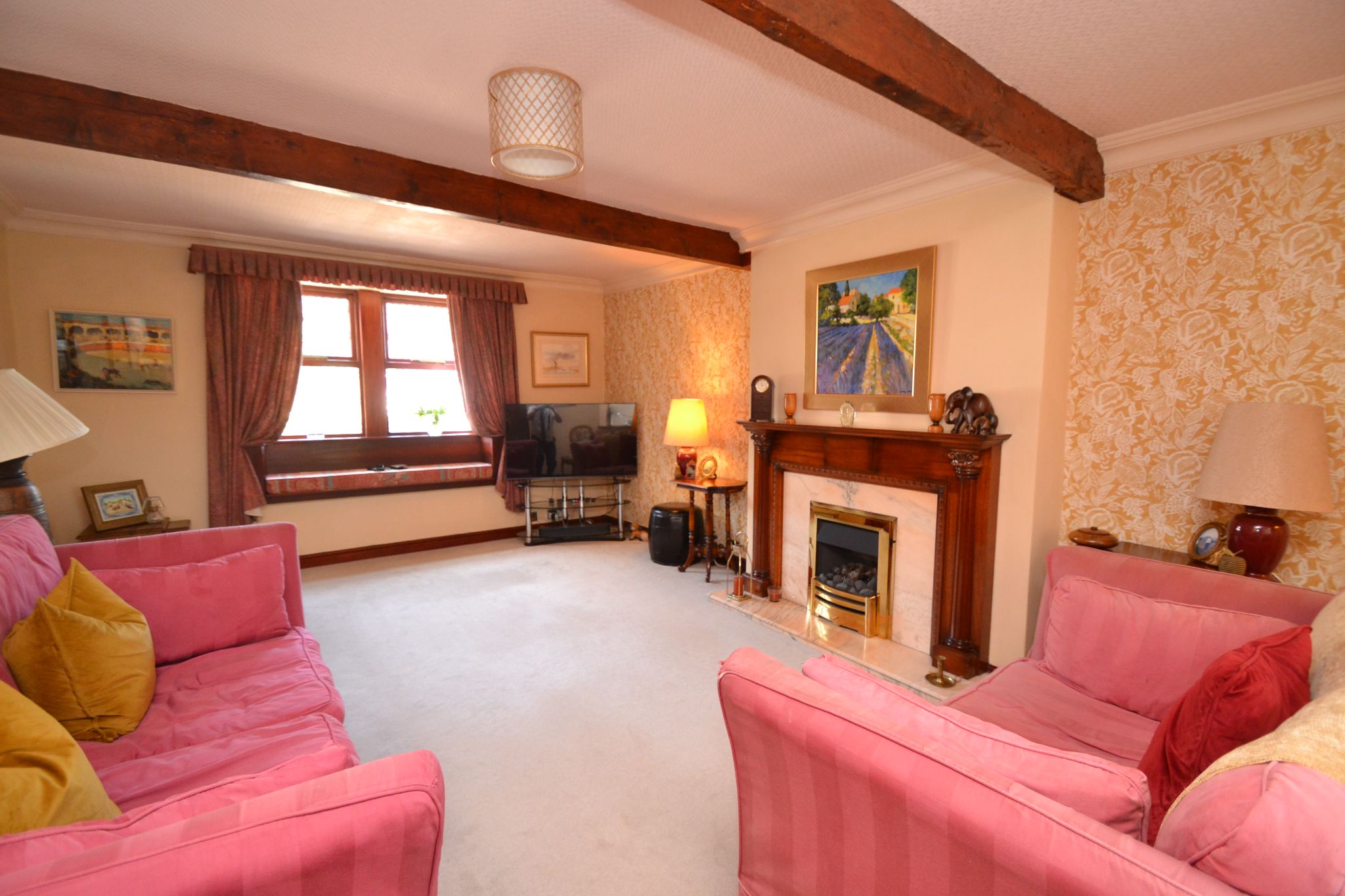 3 Bed Cottage House For Sale - Photograph 2
