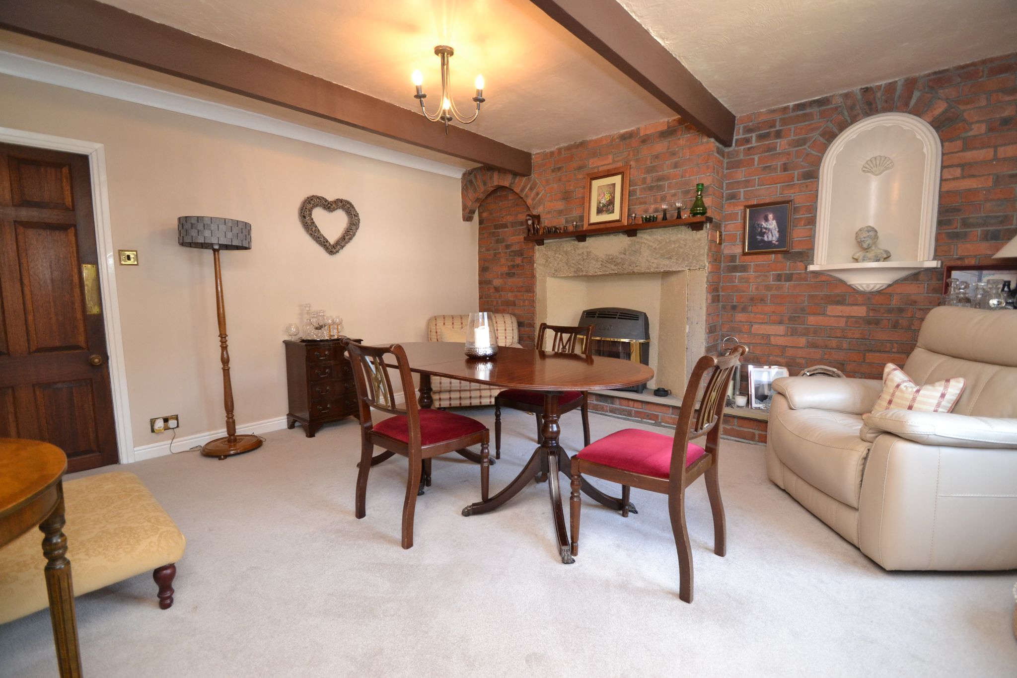 3 Bed Cottage House For Sale - Photograph 3
