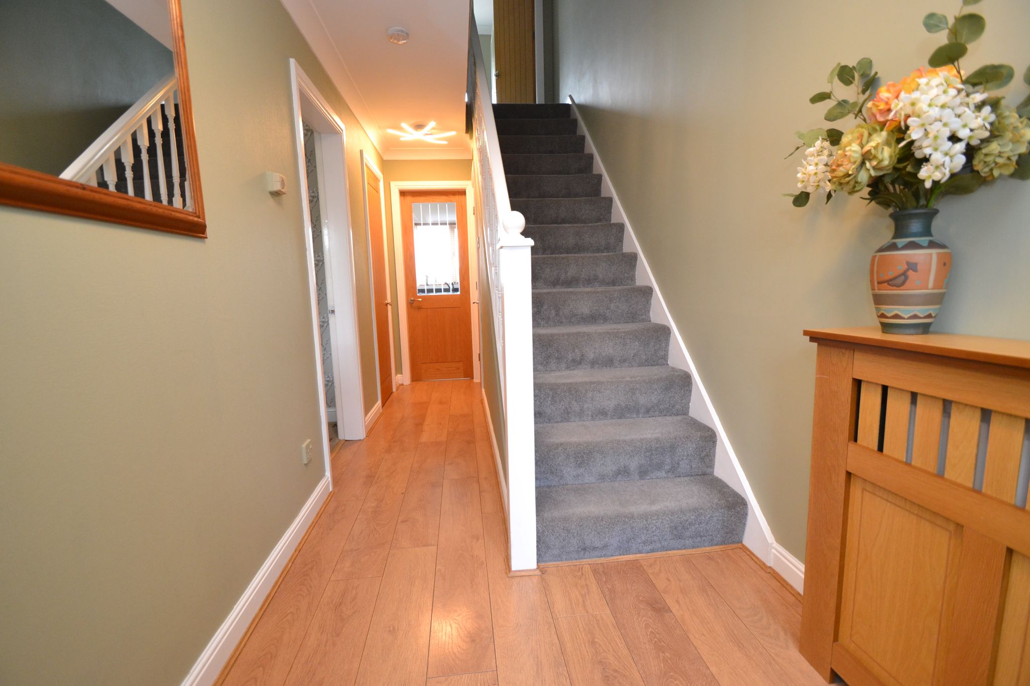 3 Bed Detached House For Sale - Photograph 3