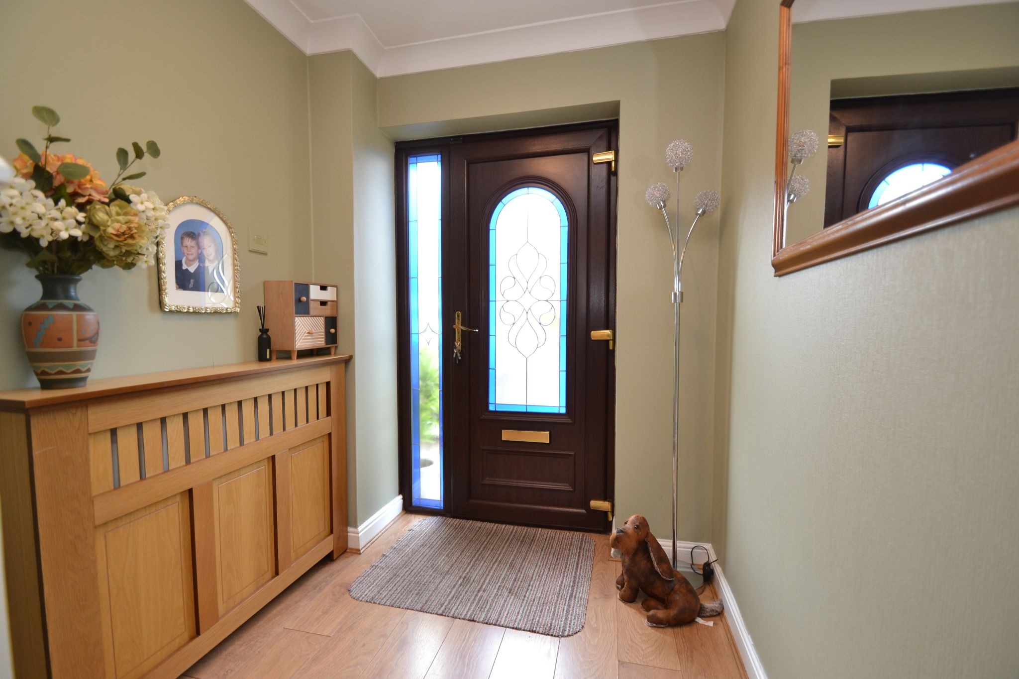 3 Bed Detached House For Sale - Photograph 4