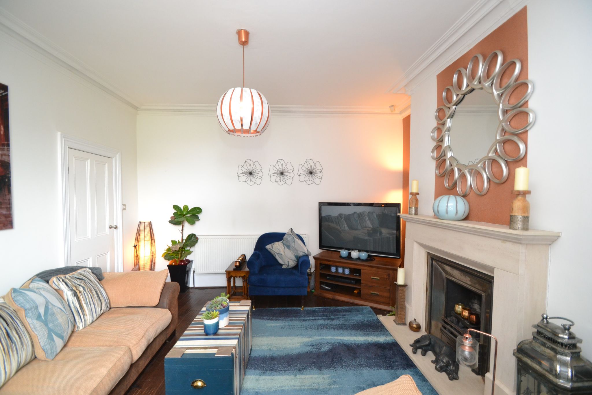 4 Bed End Terraced House For Sale - Photograph 3
