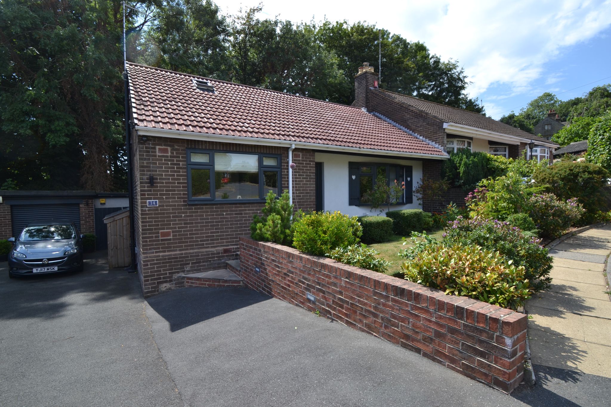 3 Bed Semi-detached Dormer House For Sale - Photograph 1