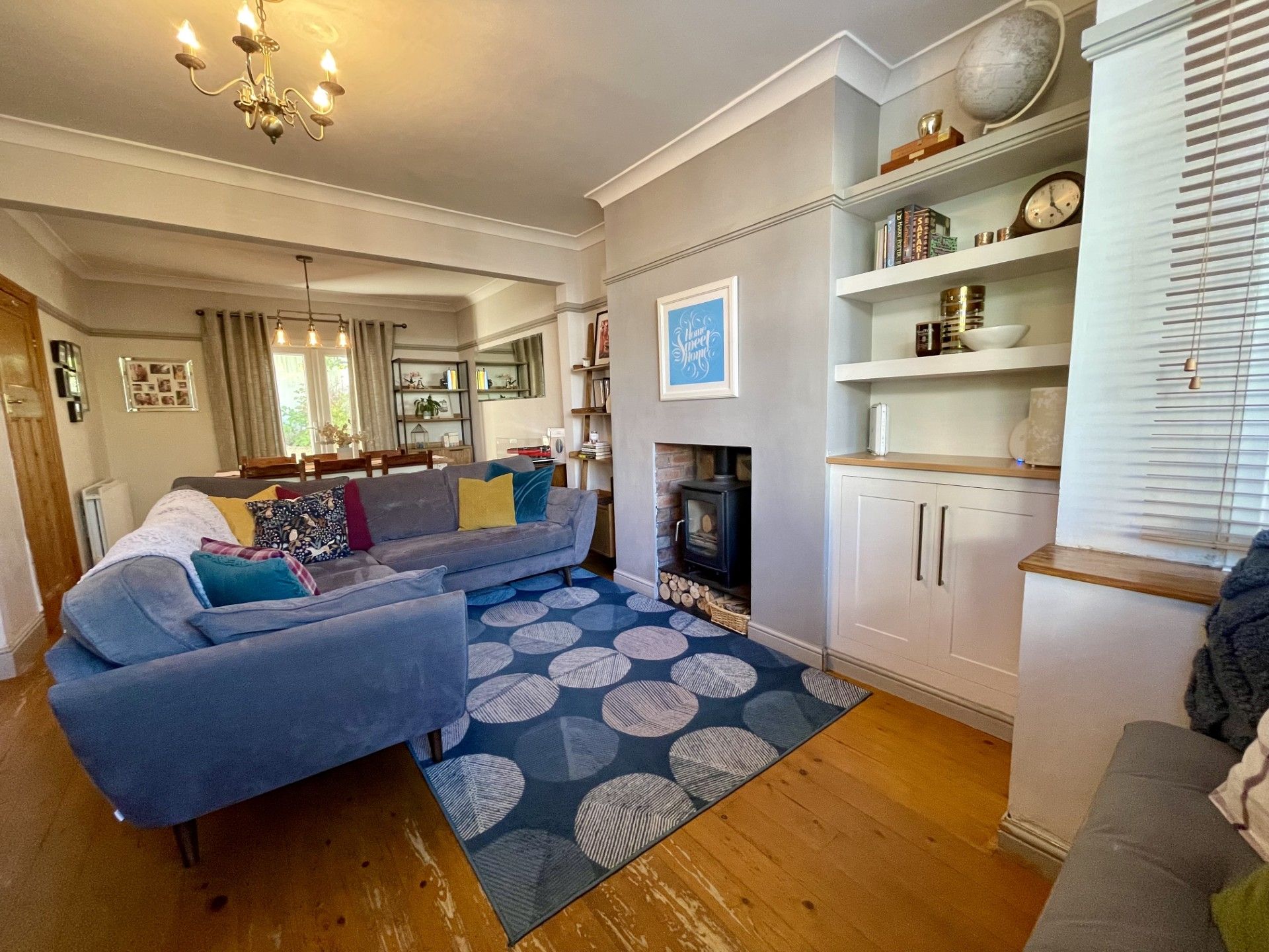 3 Bed Semi-detached House For Sale - Photograph 4