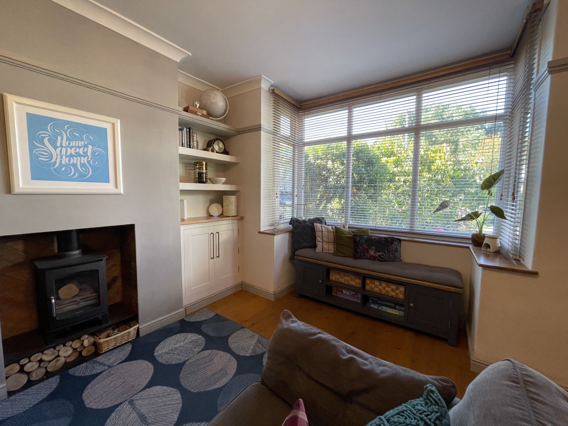 3 Bed Semi-detached House For Sale - Photograph 3