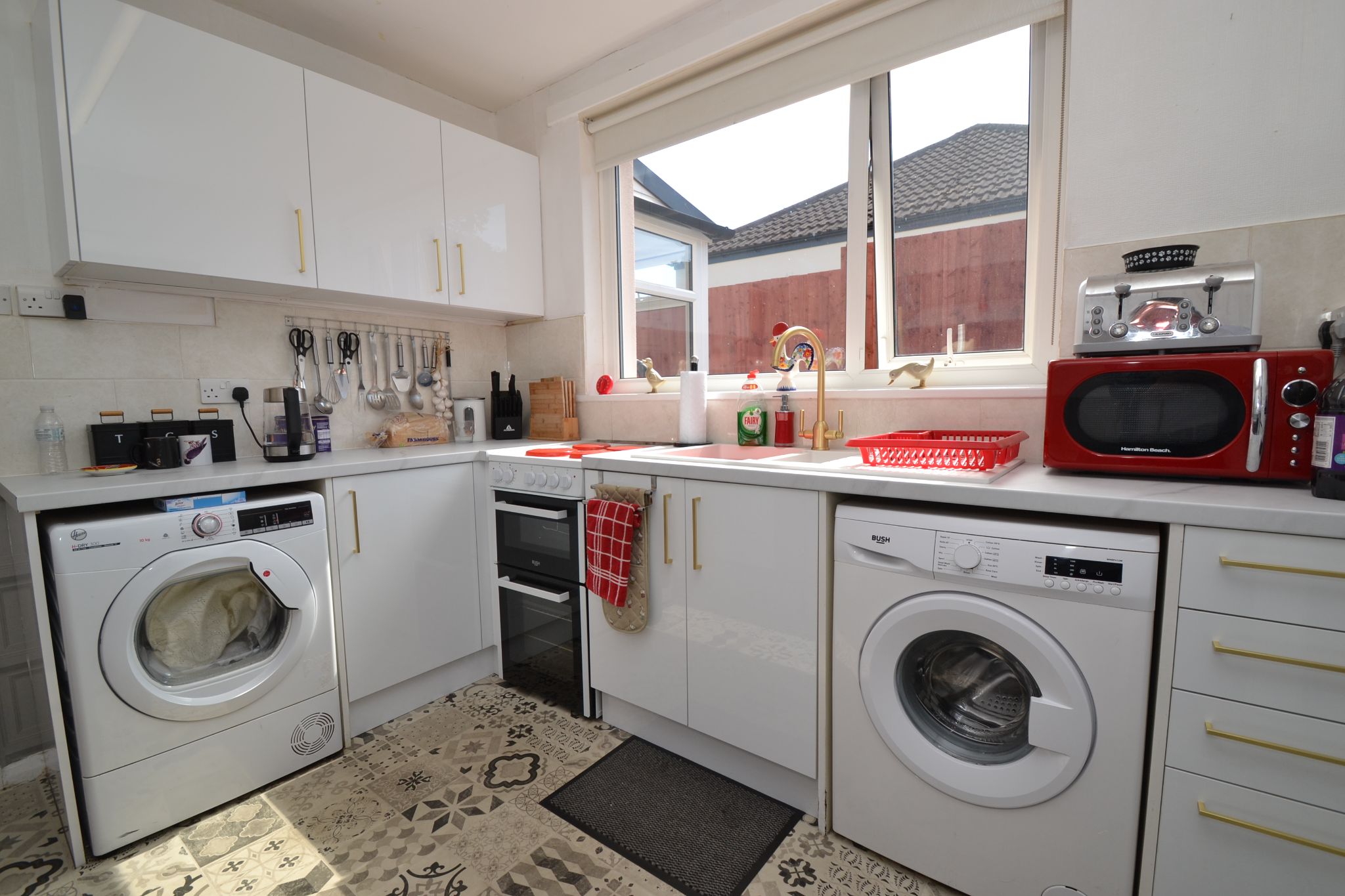 2 Bed Semi-detached Bungalow For Sale - Photograph 4