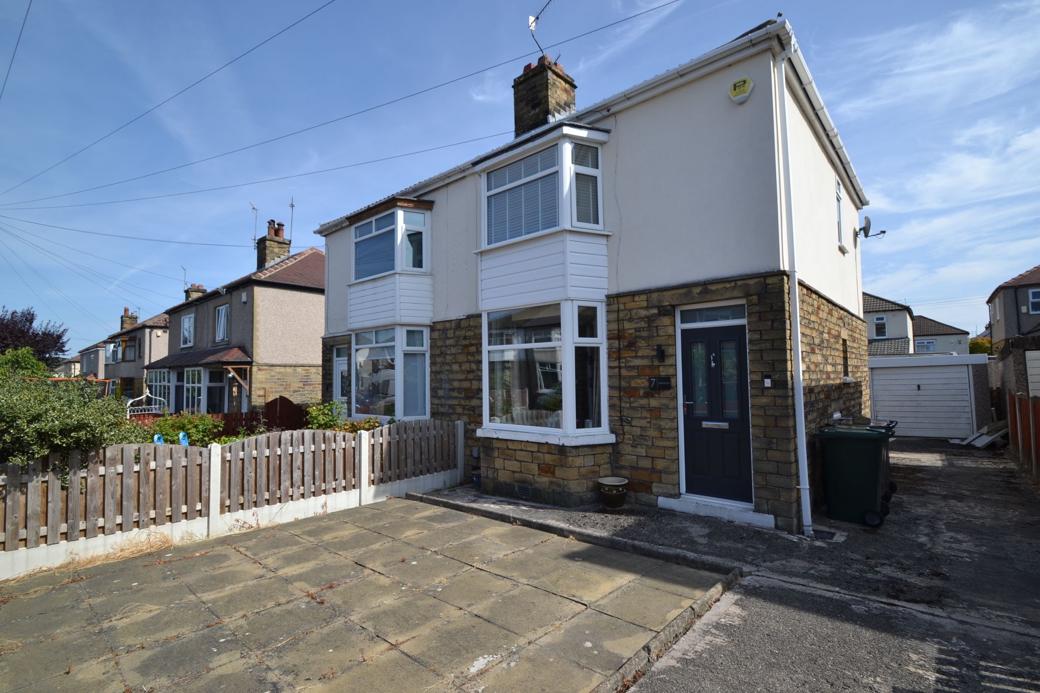 2 Bed Semi-detached House For Sale - Photograph 1