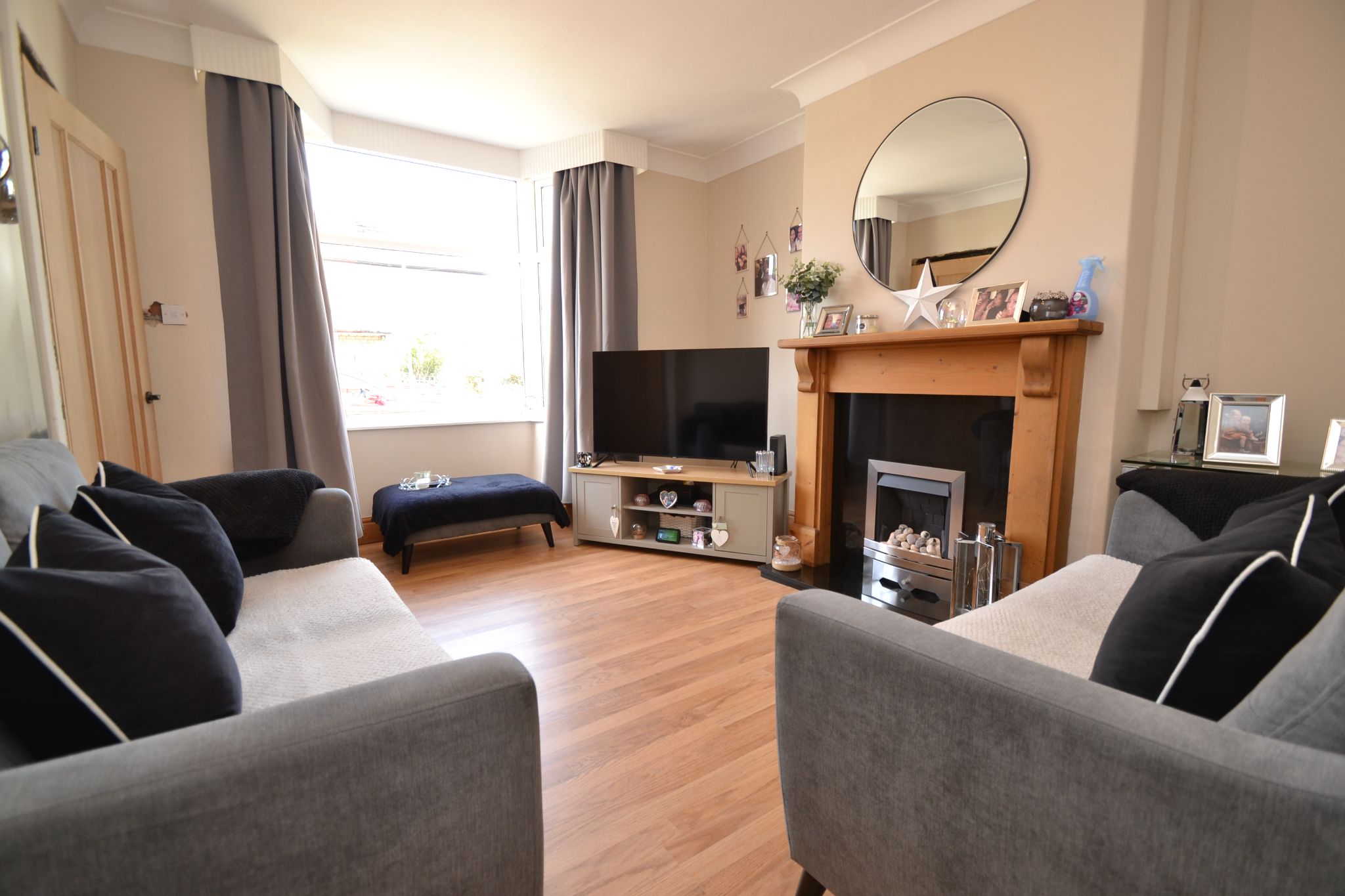 2 Bed Semi-detached House For Sale - Photograph 3