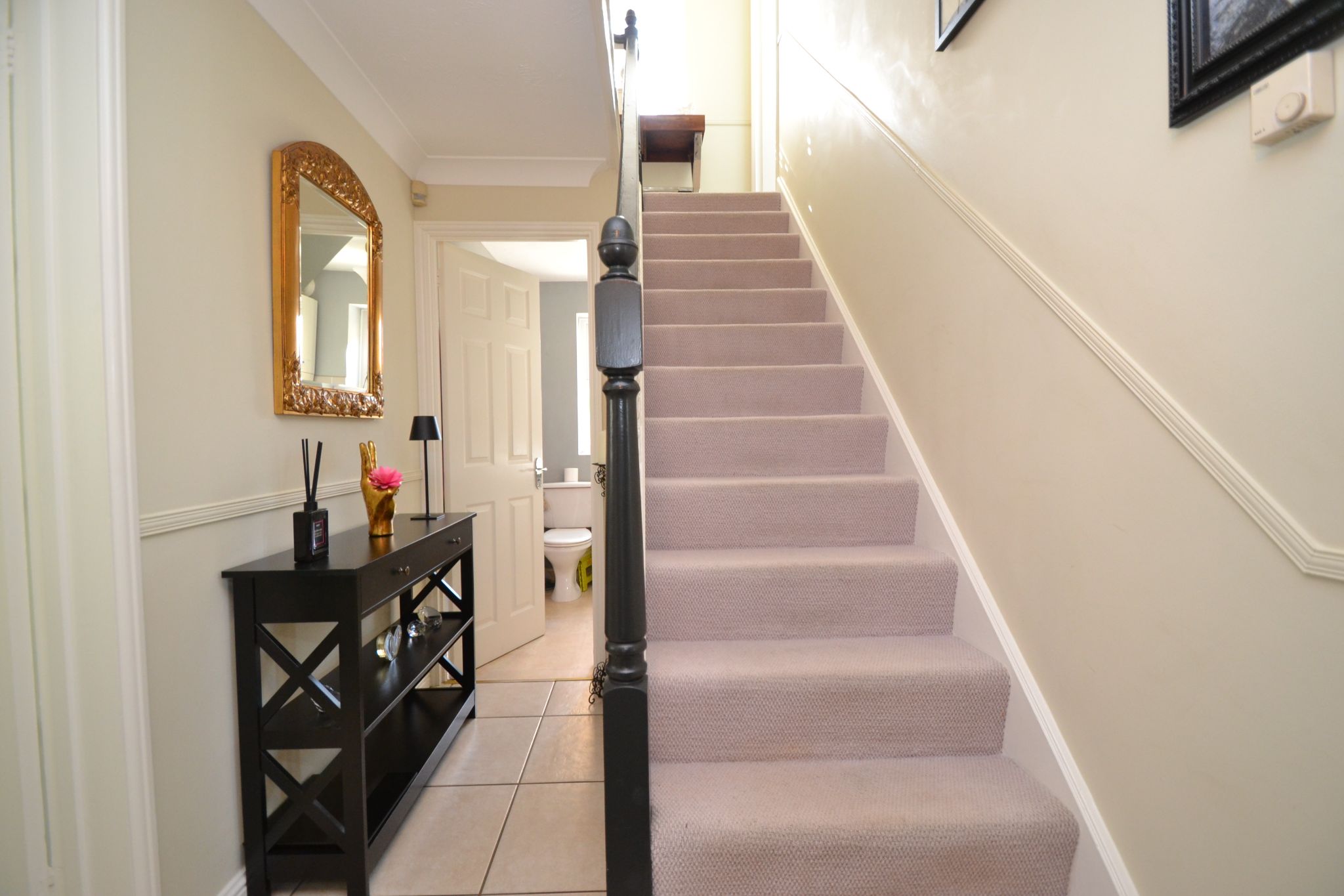 3 Bed Detached House For Sale - Photograph 2