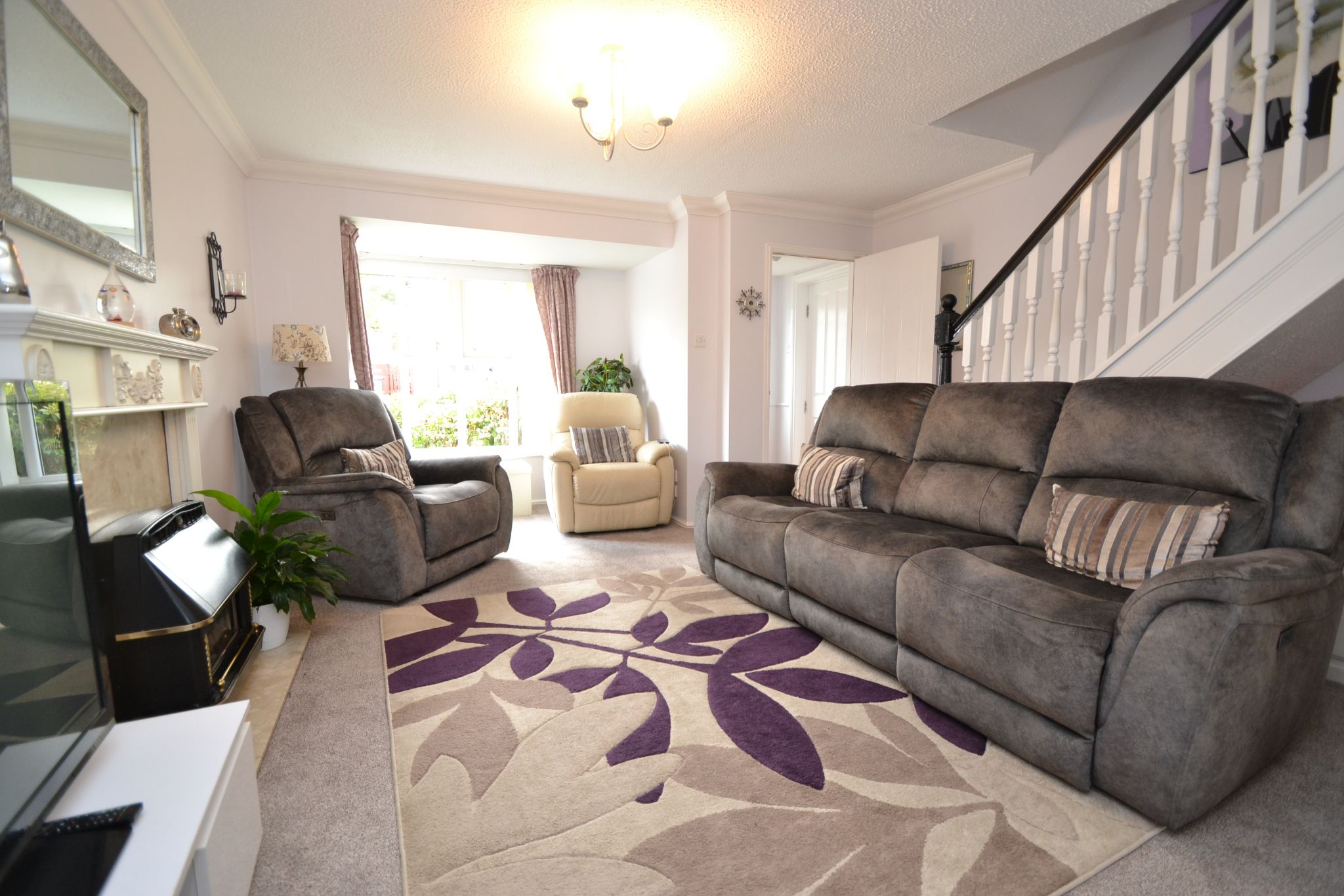 4 Bed Detached House For Sale - Photograph 4