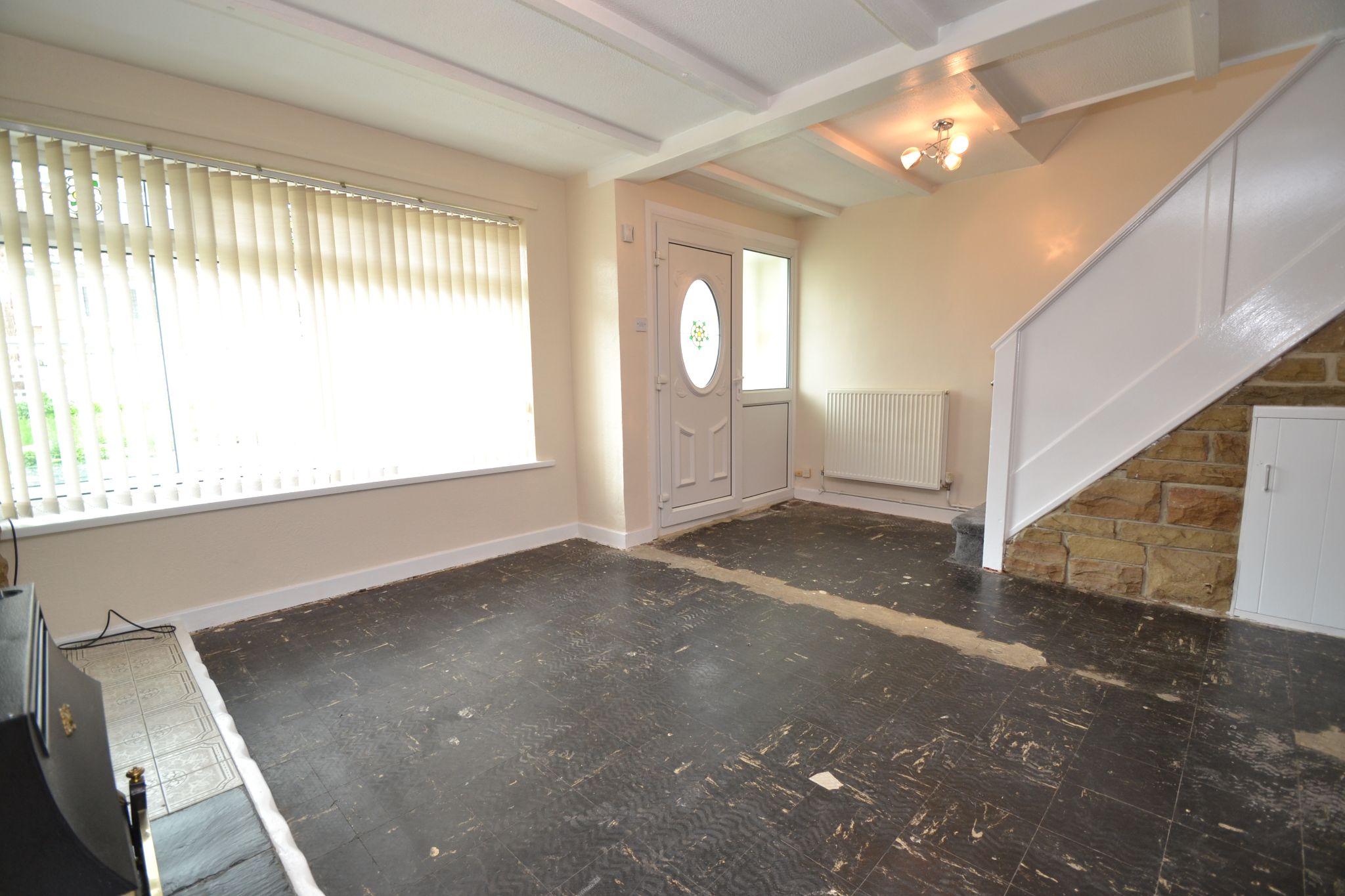 3 Bed Semi-detached Dormer House For Sale - Photograph 10