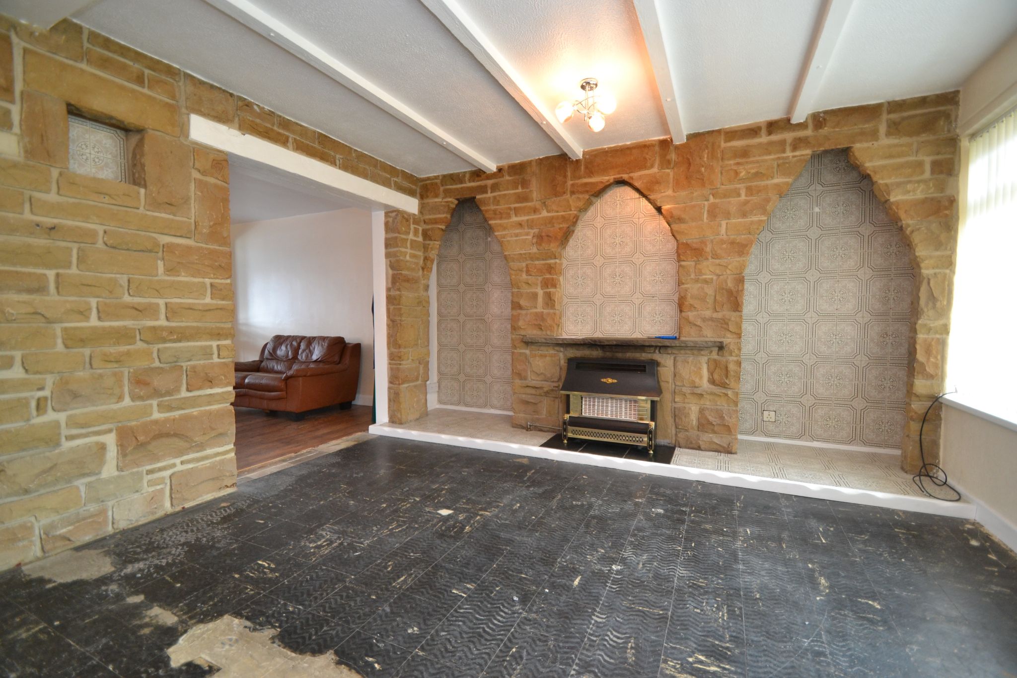 3 Bed Semi-detached Dormer House For Sale - Photograph 8