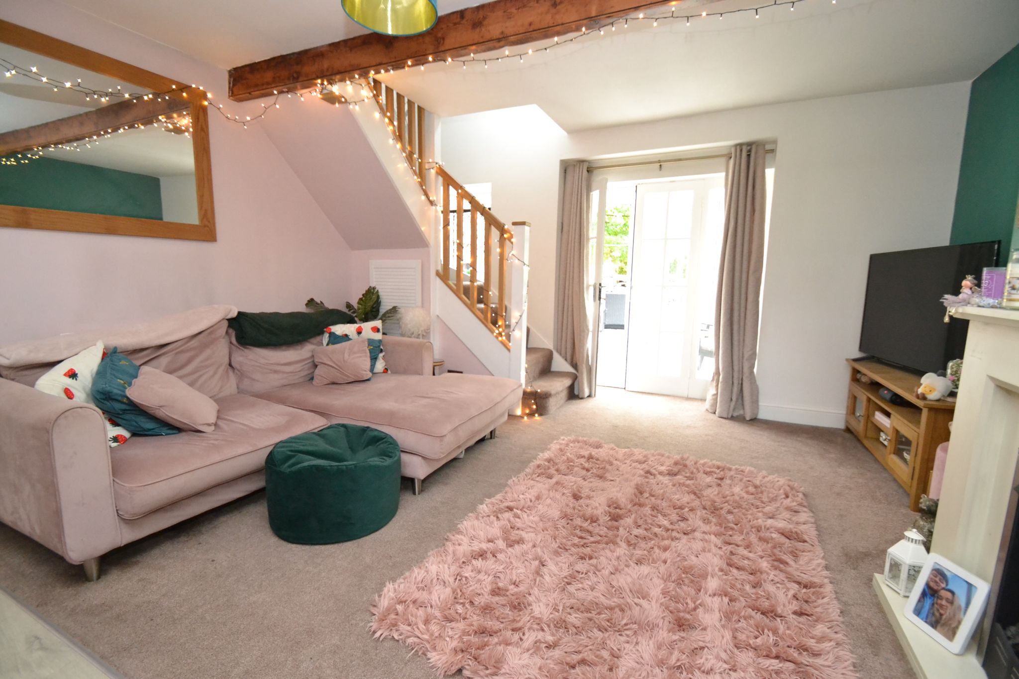 2 Bed Cottage House For Sale - Photograph 3