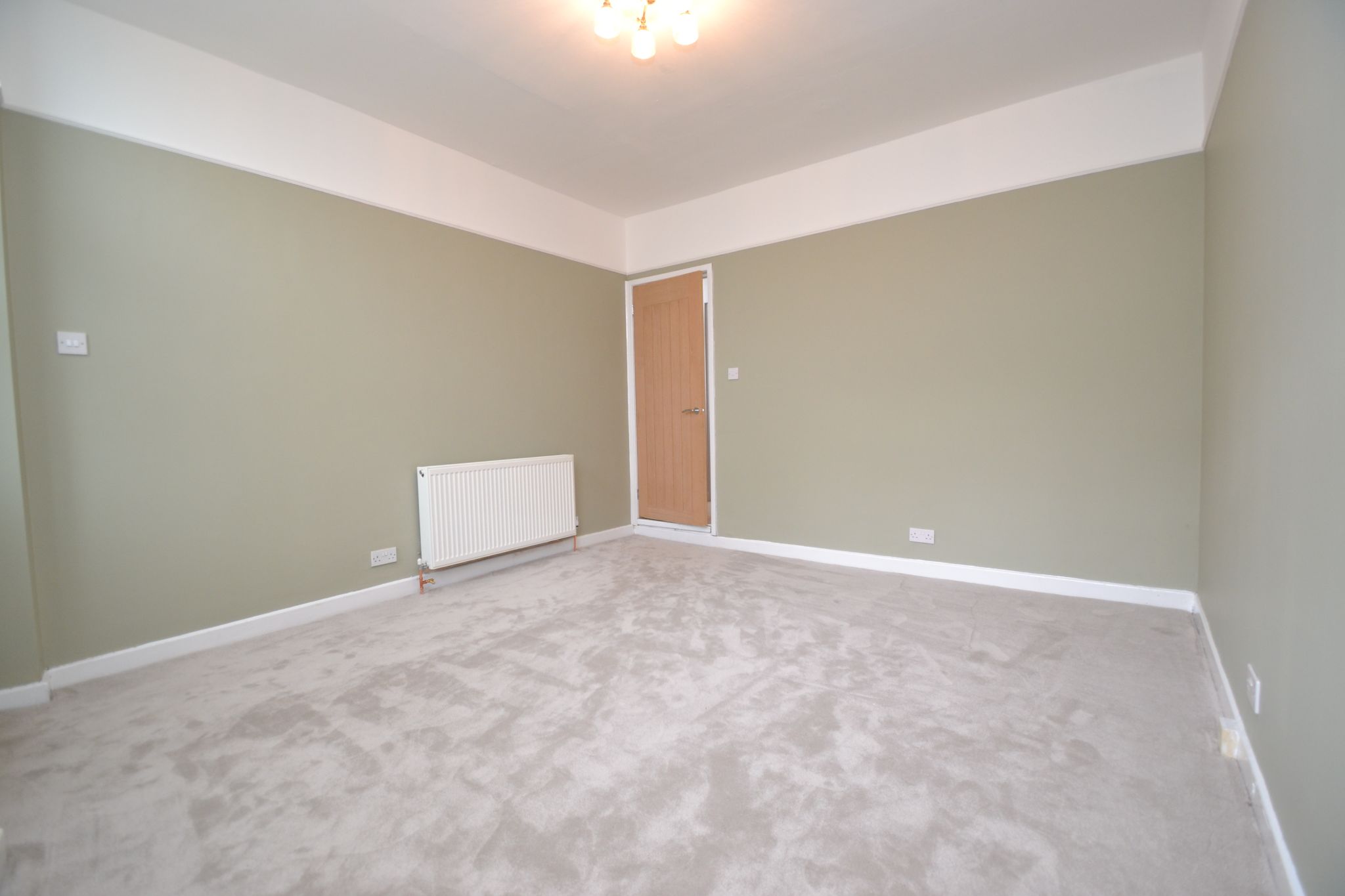 3 Bed End Terraced House For Sale - Photograph 4