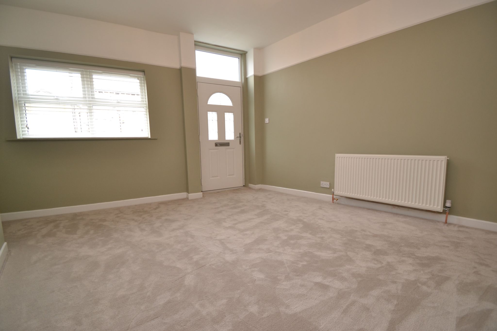 3 Bed End Terraced House For Sale - Photograph 3