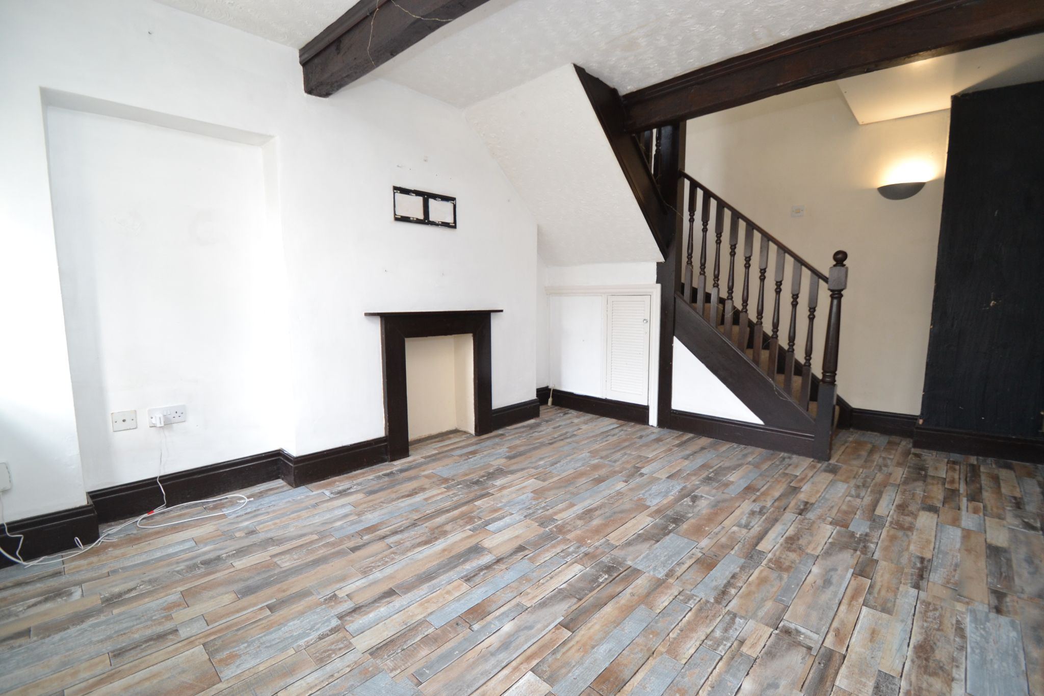1 Bed Semi-detached House For Sale - Photograph 3