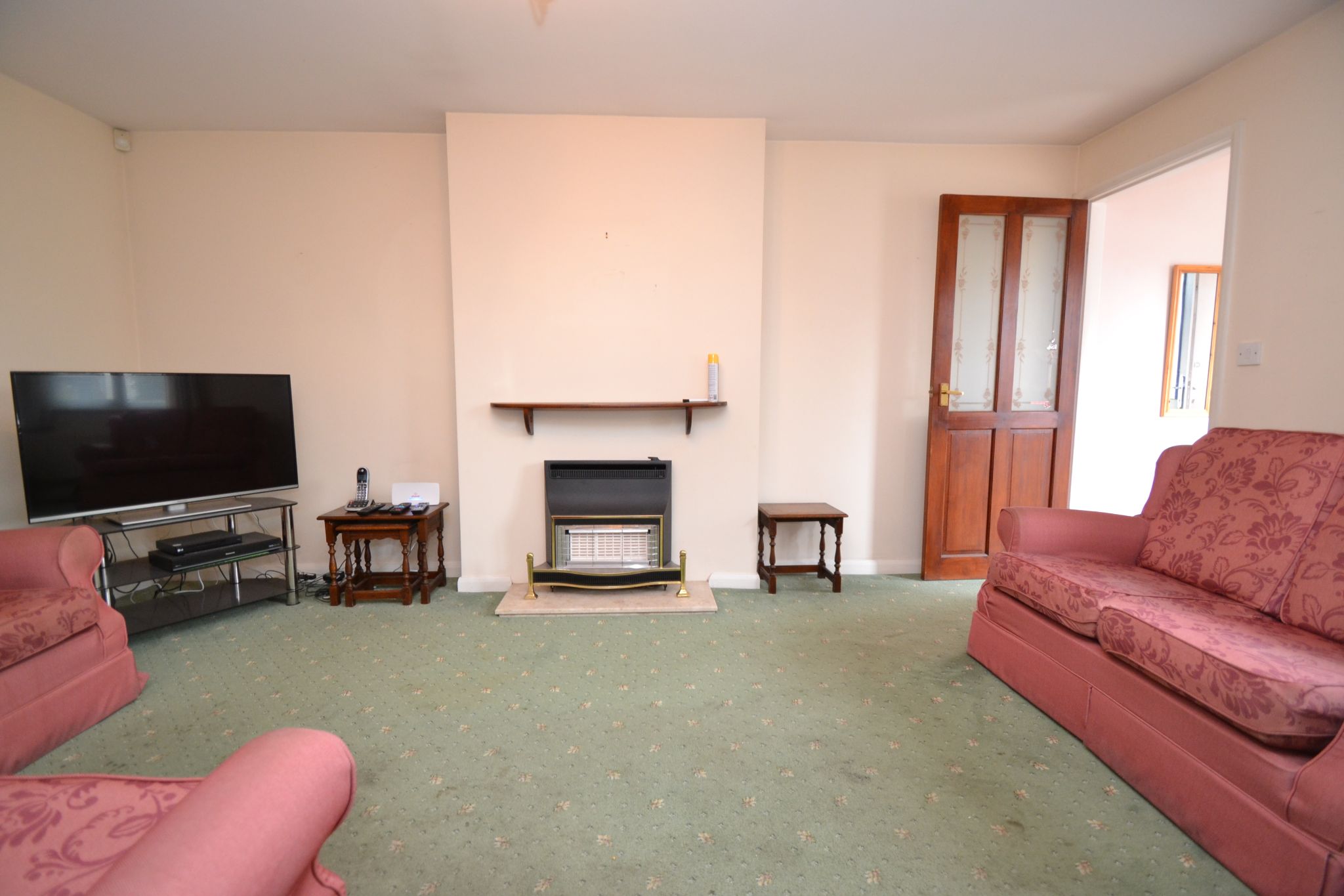 2 Bed Terraced Bungalow For Sale - Photograph 3
