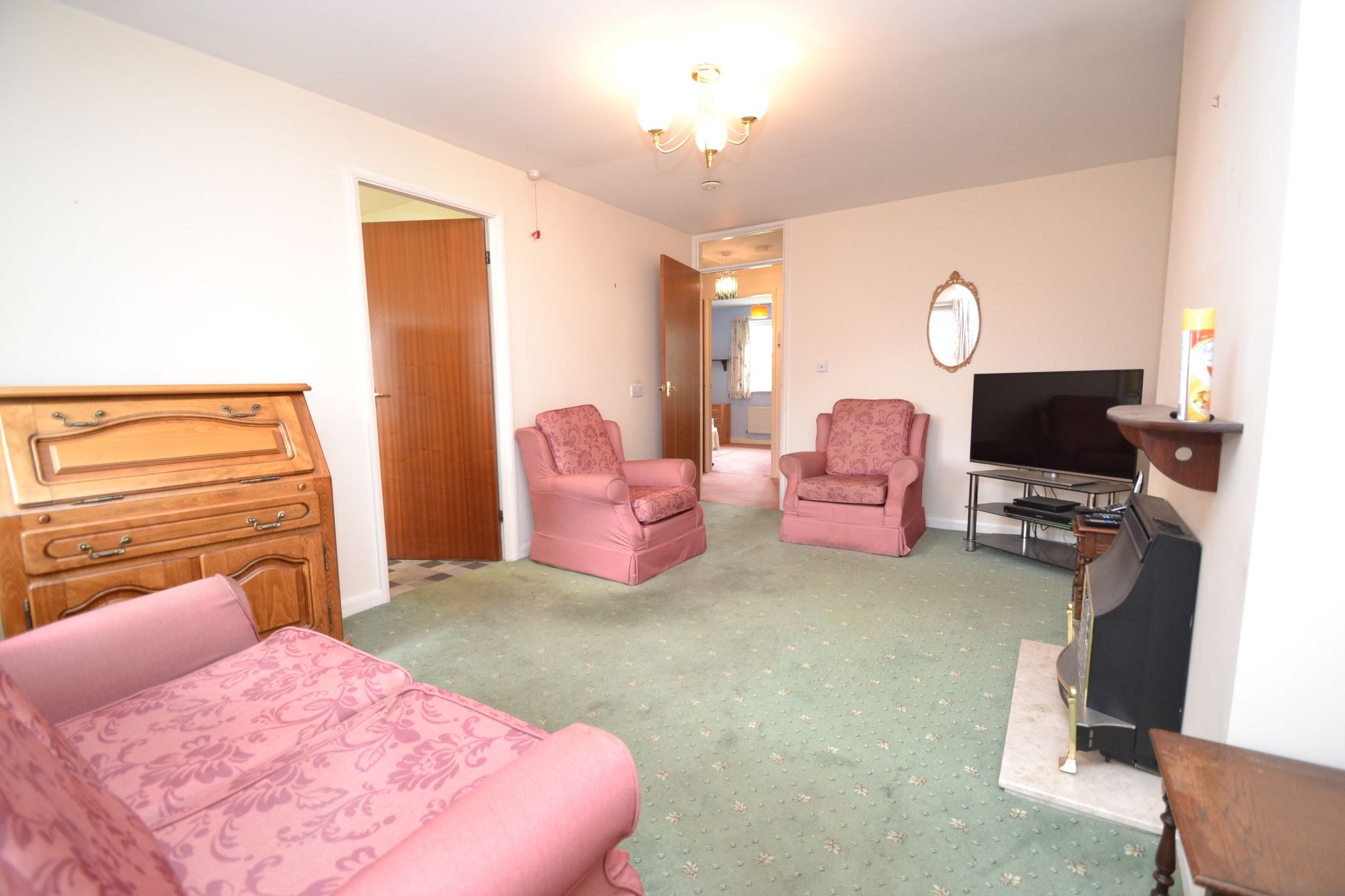 2 Bed Terraced Bungalow For Sale - Photograph 4