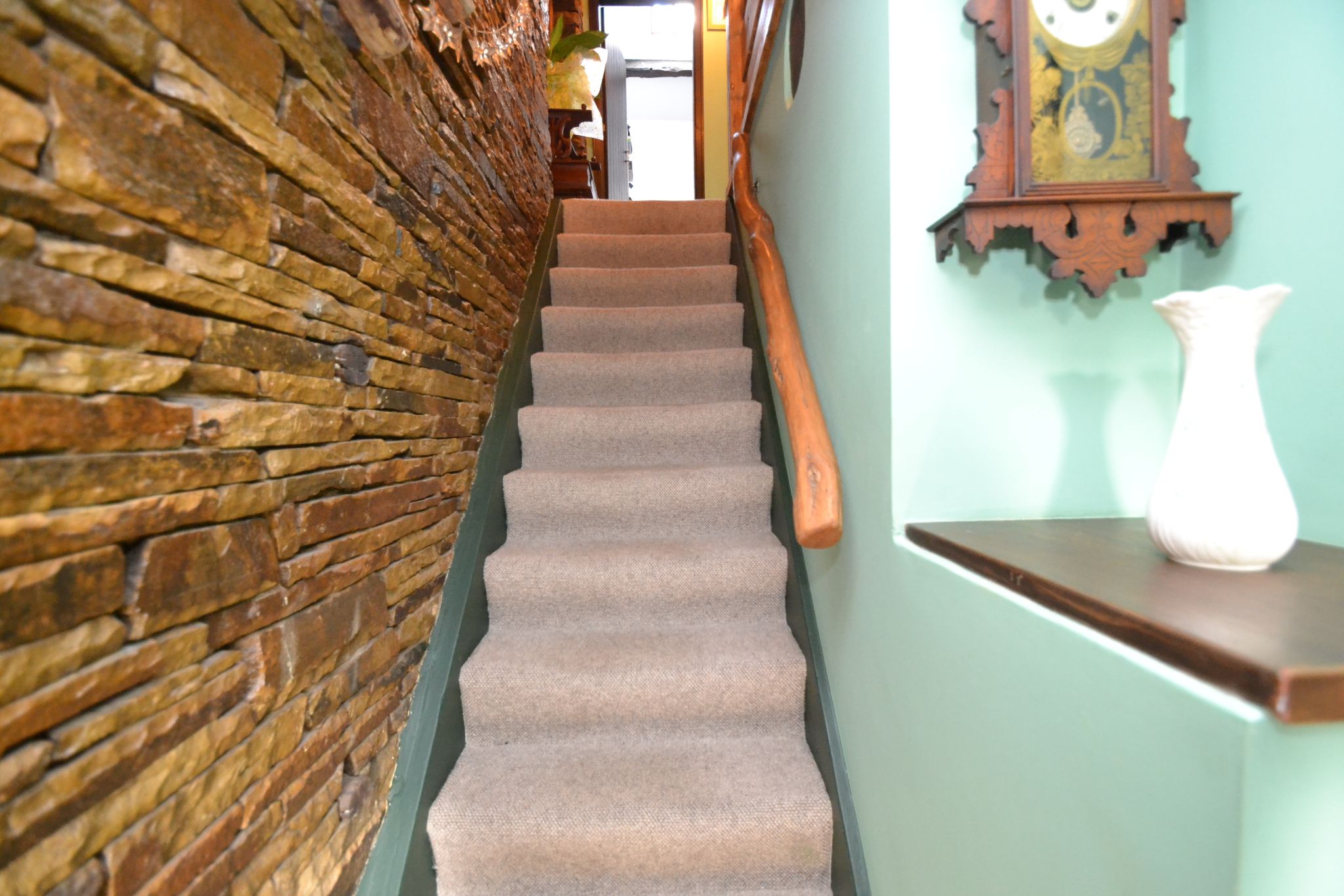 3 Bed Cottage House For Sale - Photograph 2