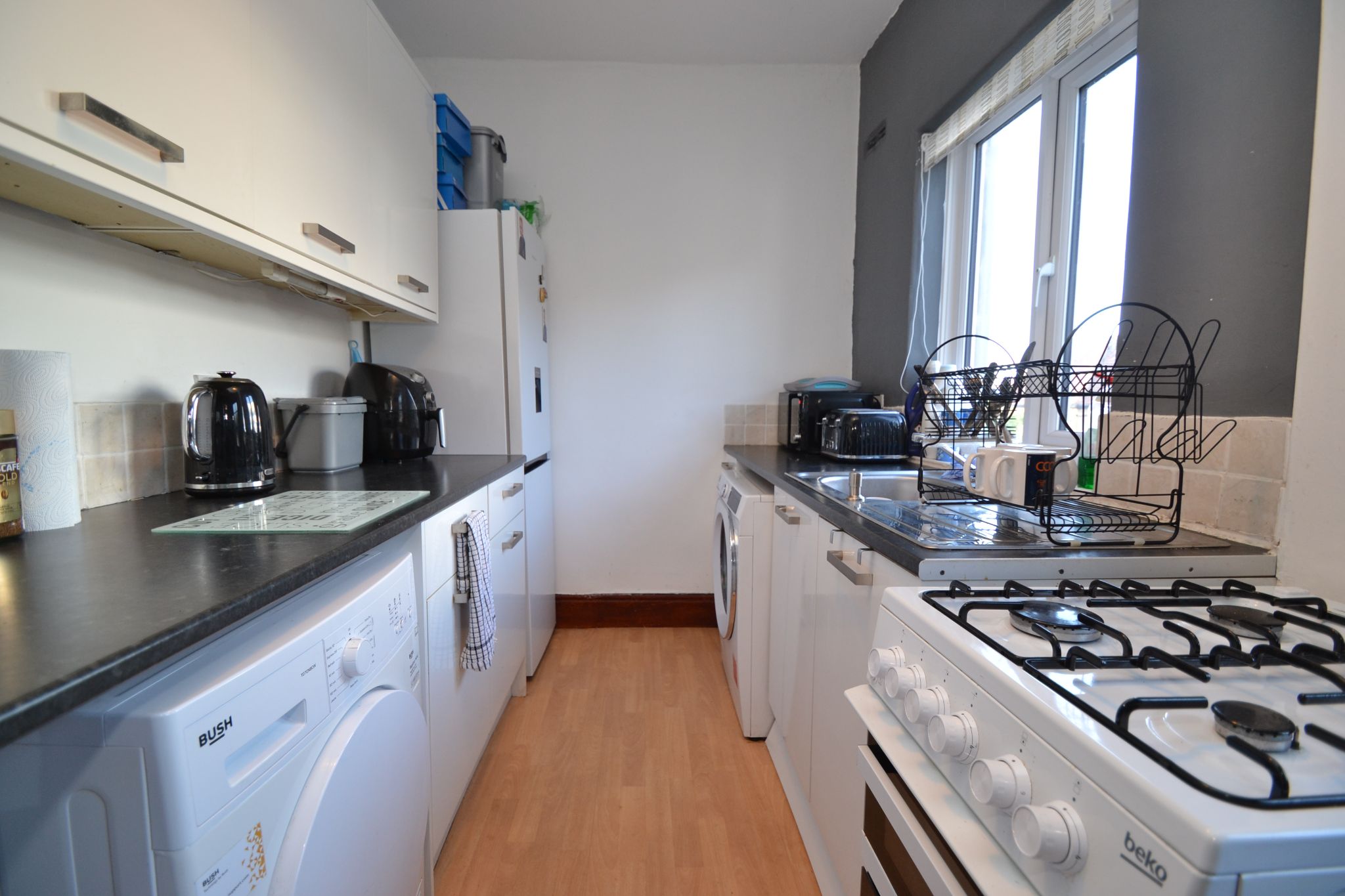 2 Bed Semi-detached House For Sale - Photograph 4