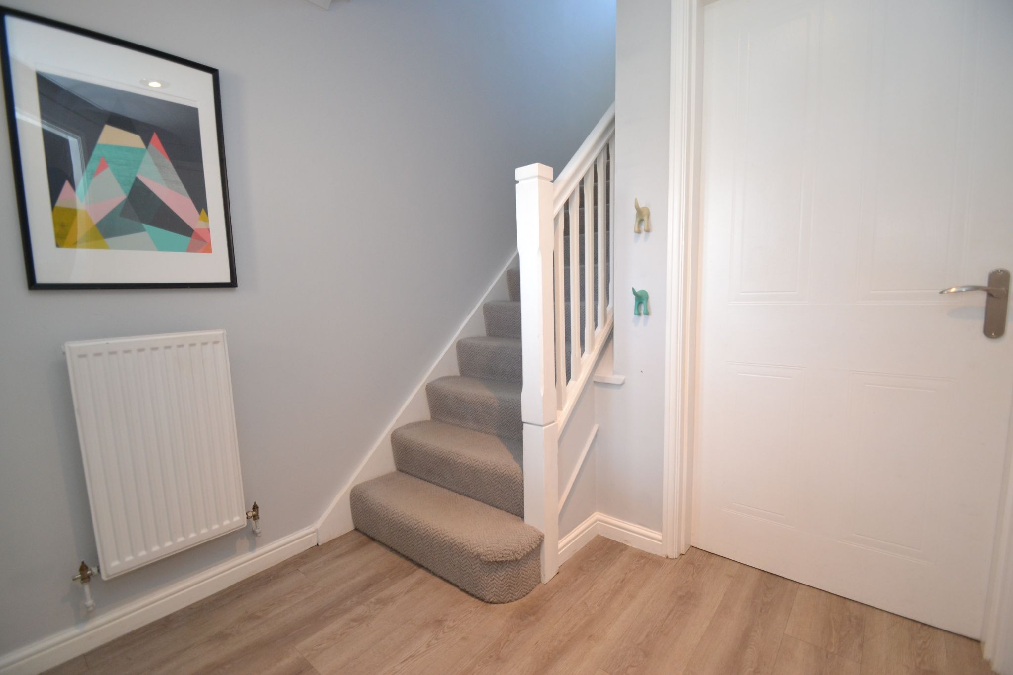 3 Bed Detached House For Sale - Photograph 2