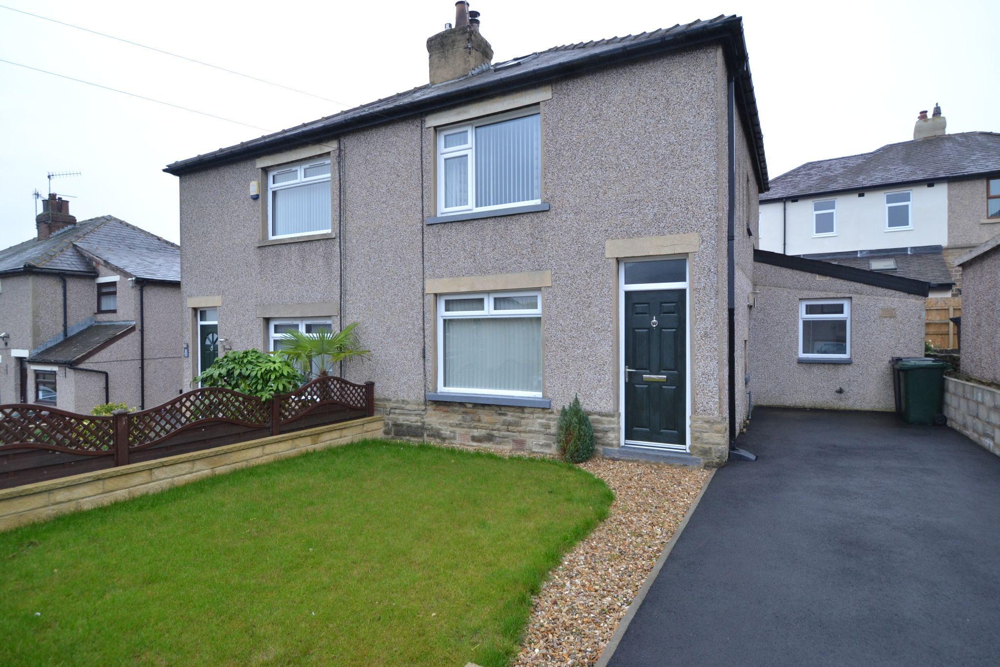 2 Bed Semi-detached House For Sale - Photograph 1