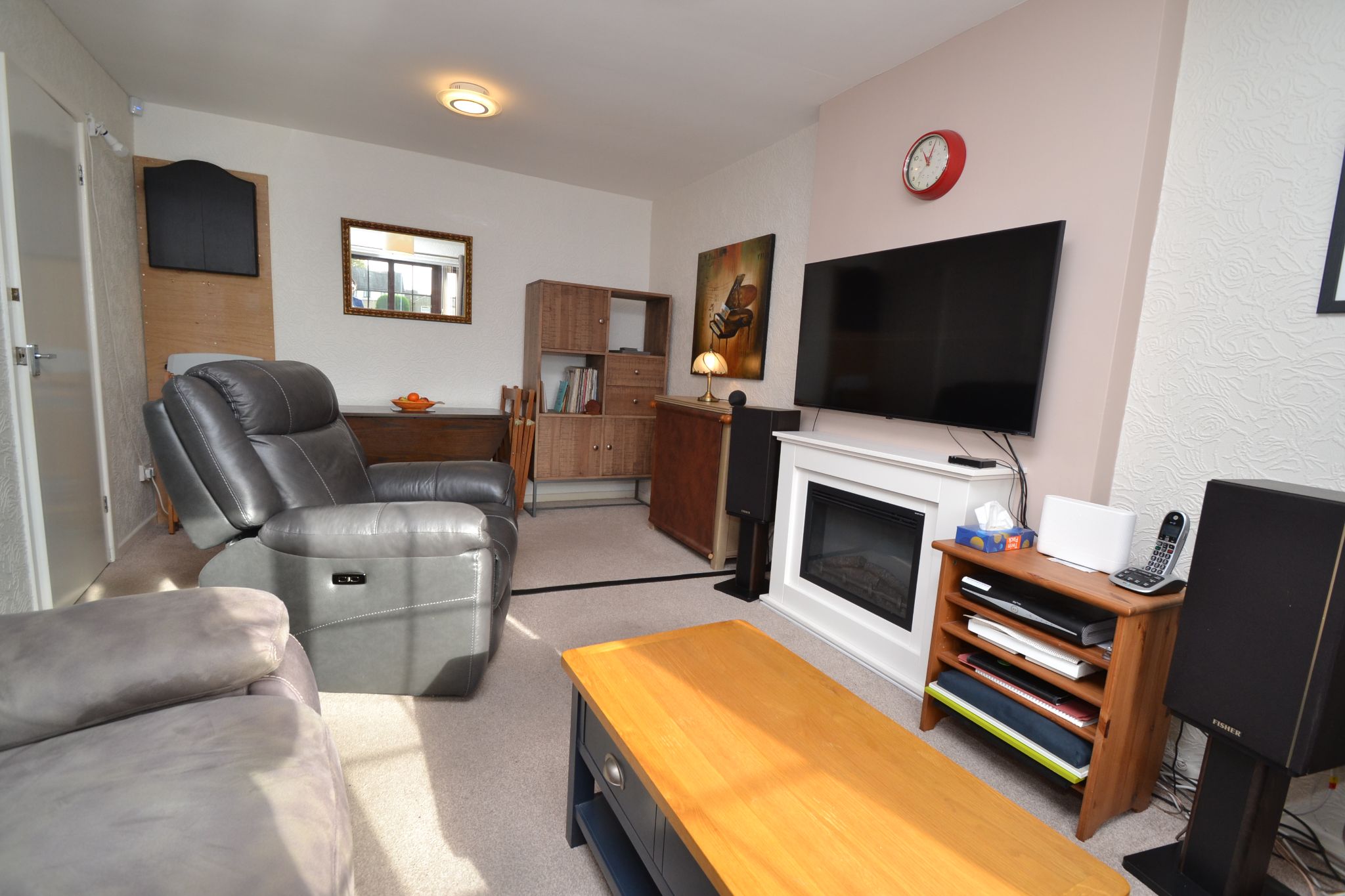 2 Bed Apartment Flat/apartment For Sale - Photograph 4
