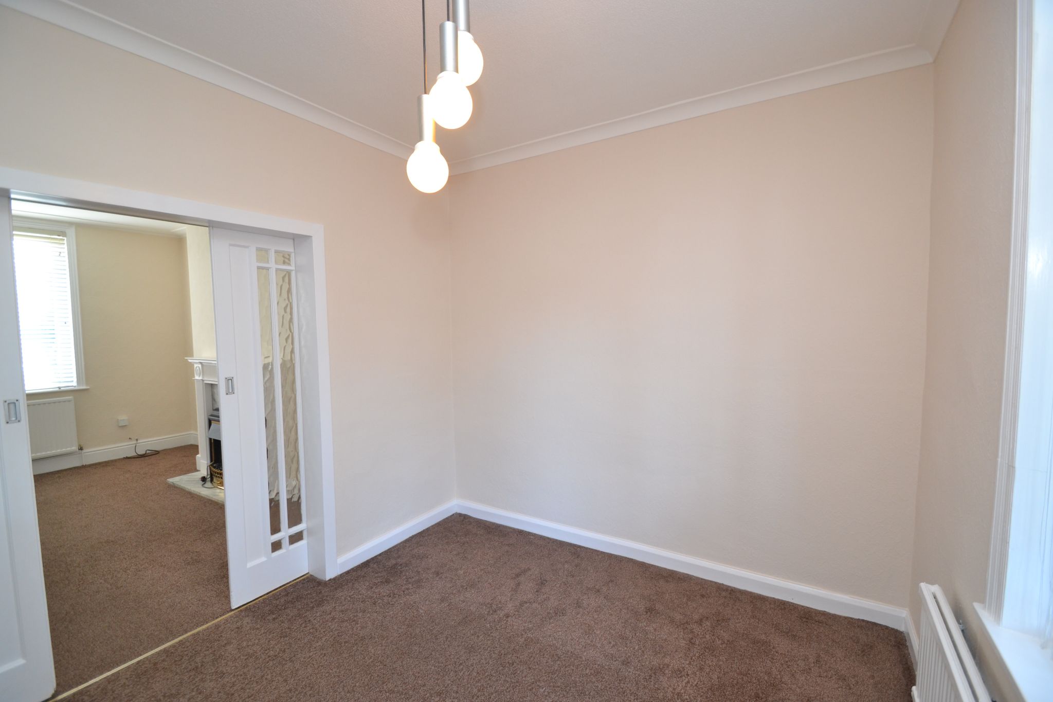 3 Bed Semi-detached House For Sale - Photograph 4