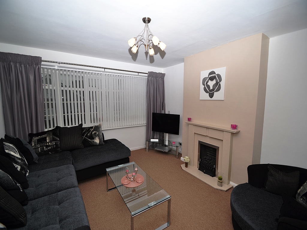 3 Bed Semi-detached House To Rent - 0