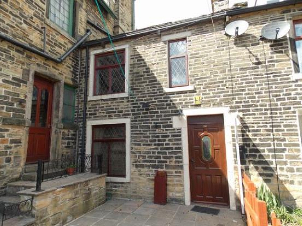 3 Bed Mid Terraced House To Rent - 0