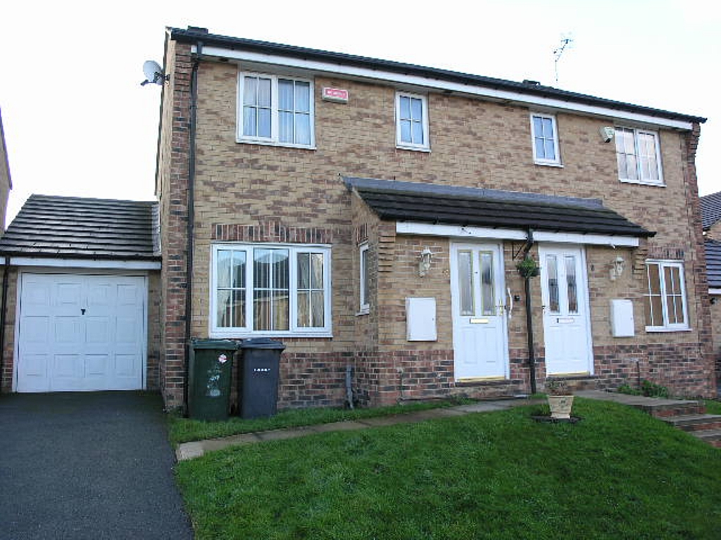 3 Bed Semi-detached House To Rent - 0