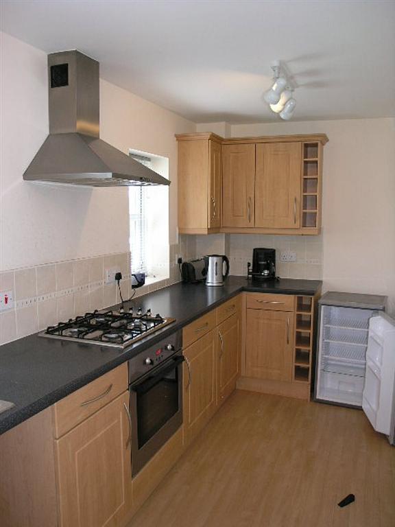 3 Bed Mid Terraced House To Rent - 0