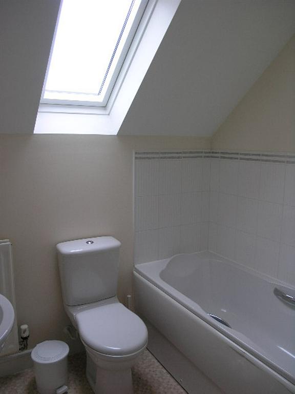 3 Bed Mid Terraced House To Rent - 0