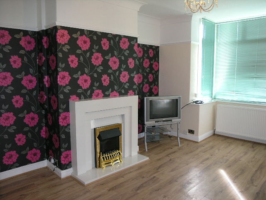 2 Bed Semi-detached House To Rent - 0