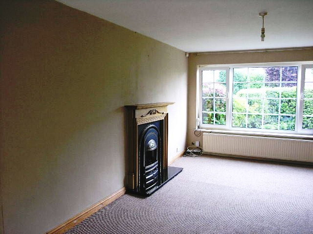 3 Bed Semi-detached House To Rent - 0