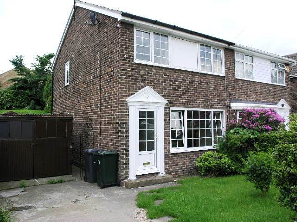 3 Bed Semi-detached House To Rent - 0
