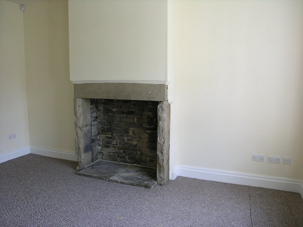 2 Bed House To Rent - 0